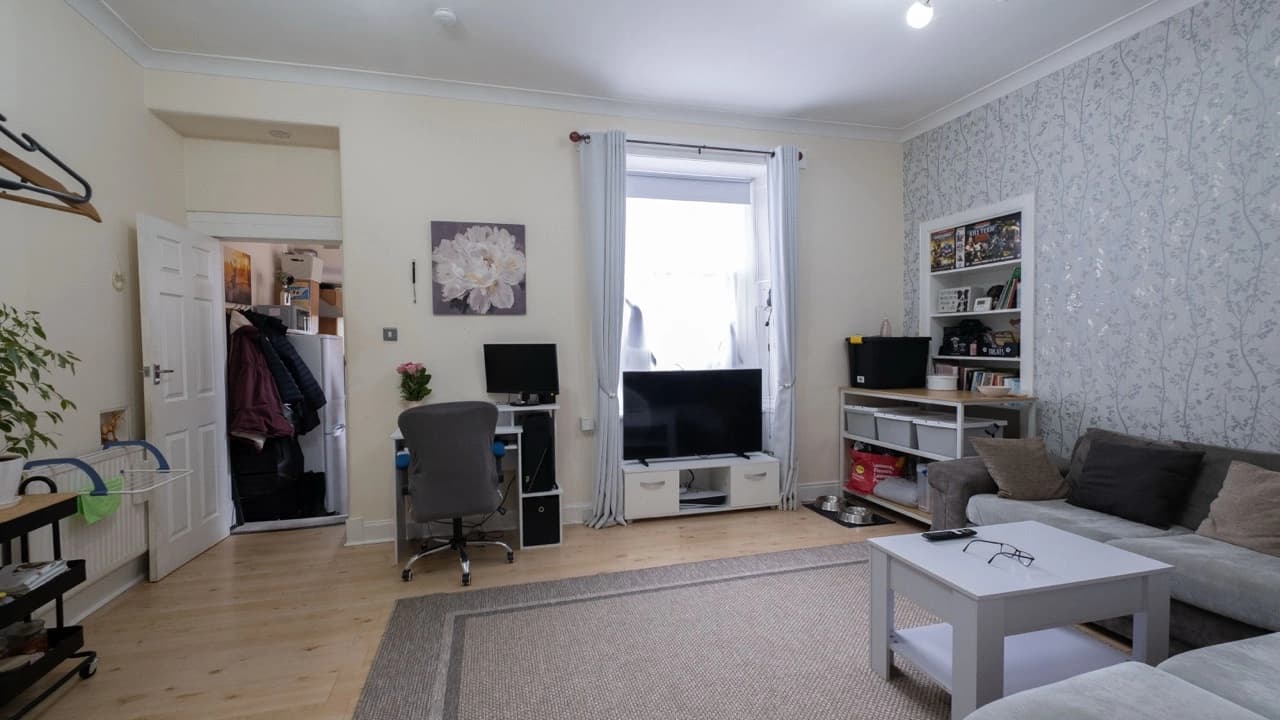 property photo 3 of 22