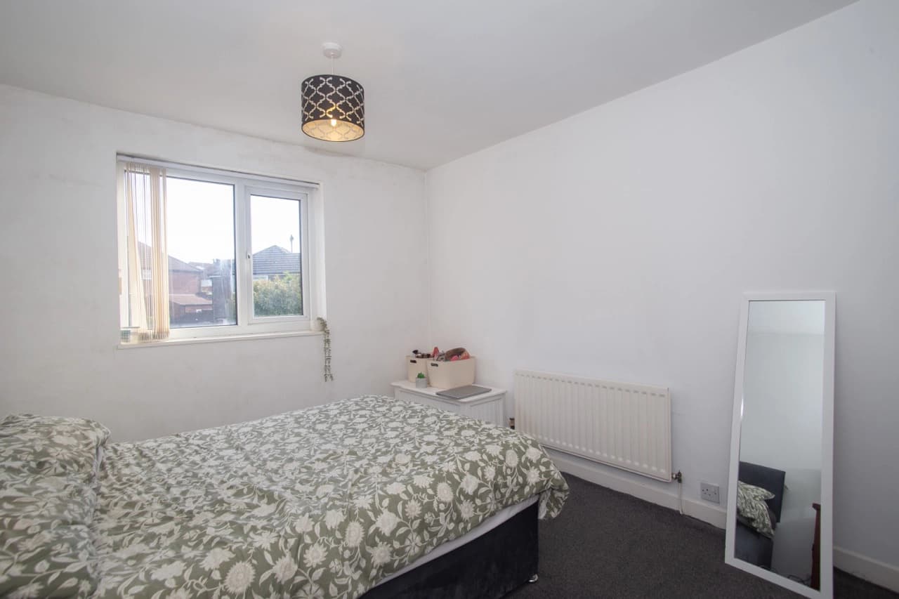 property photo 10 of 15