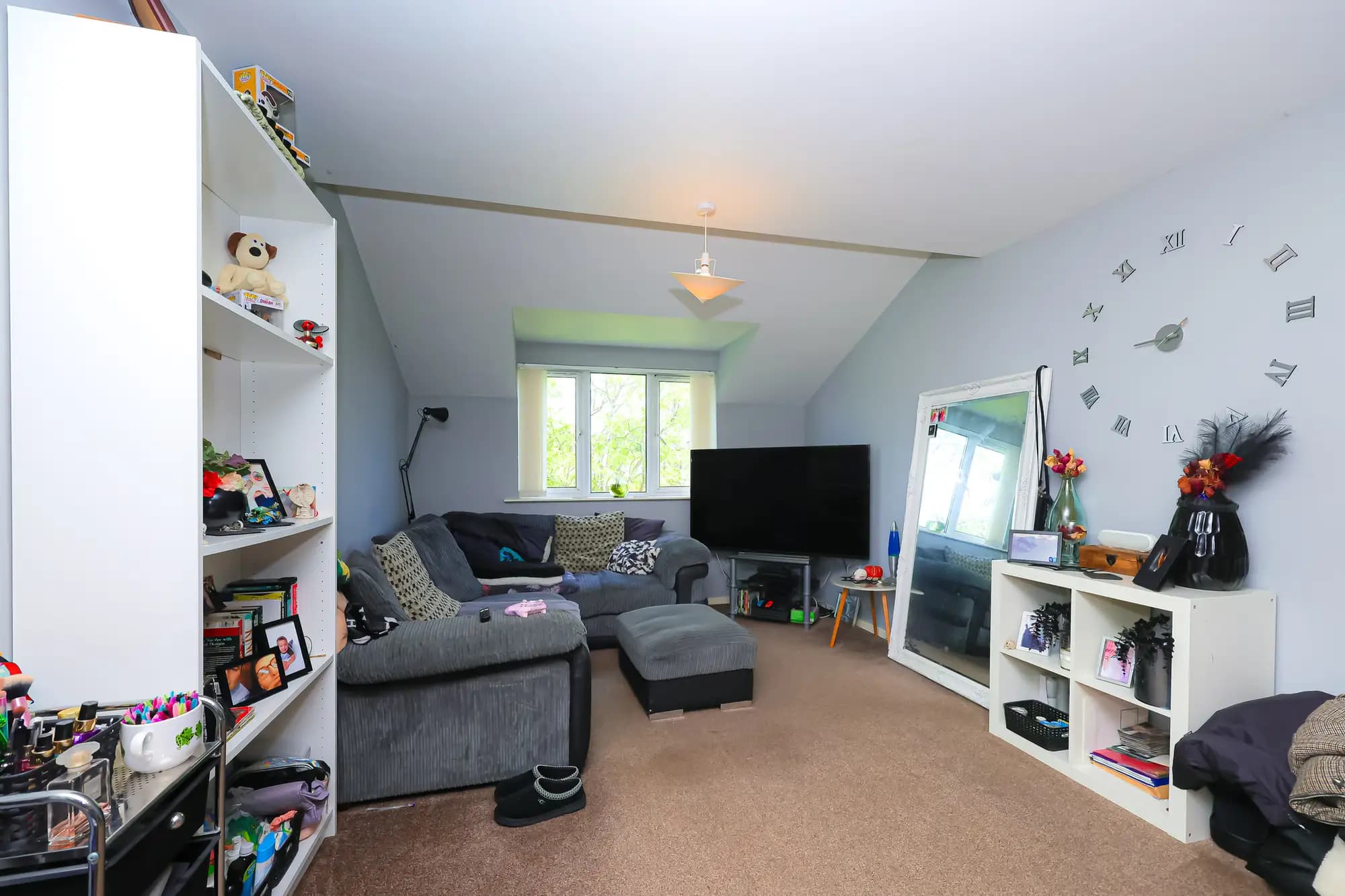 property photo 3 of 25