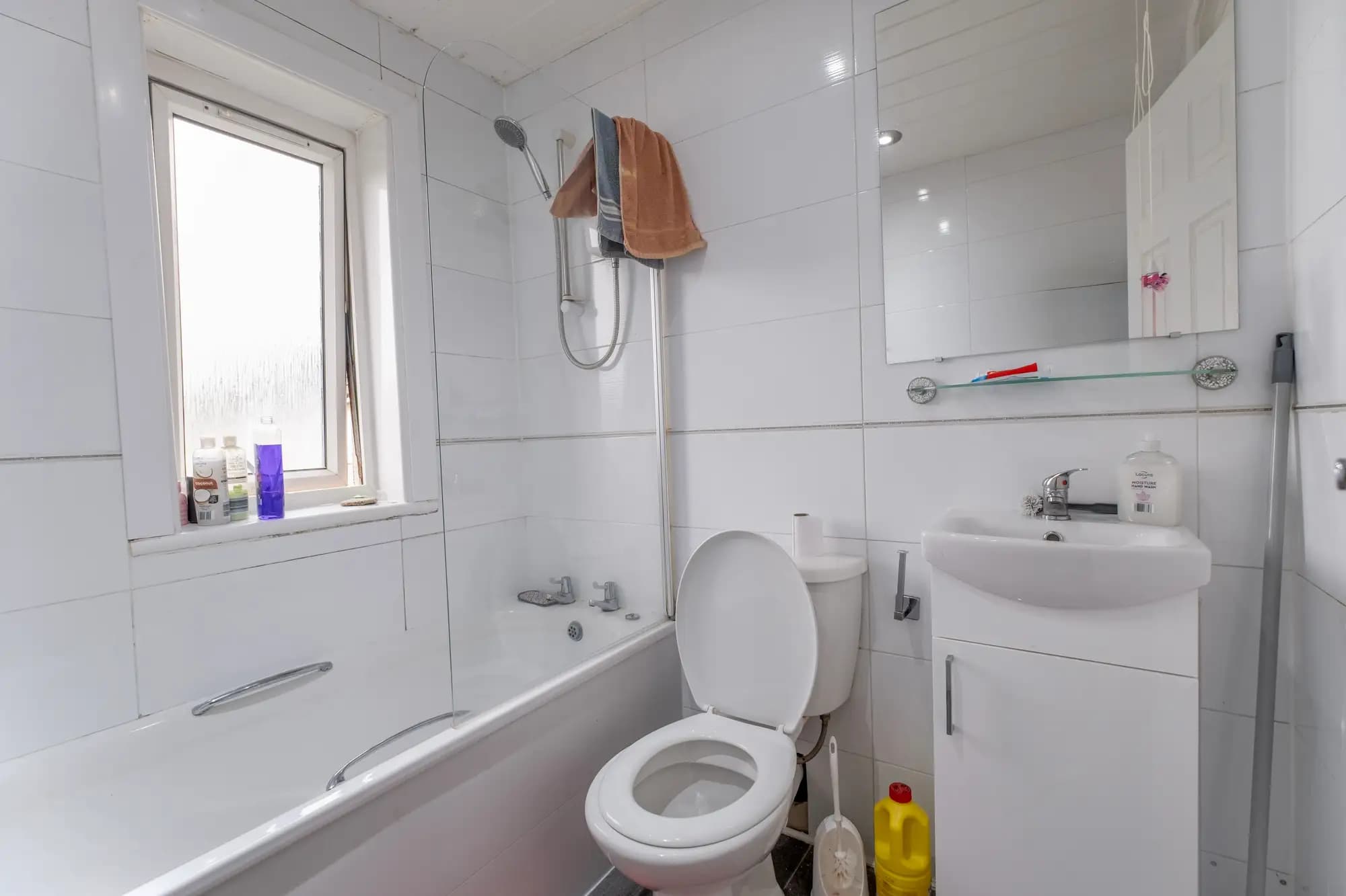 property photo 9 of 16