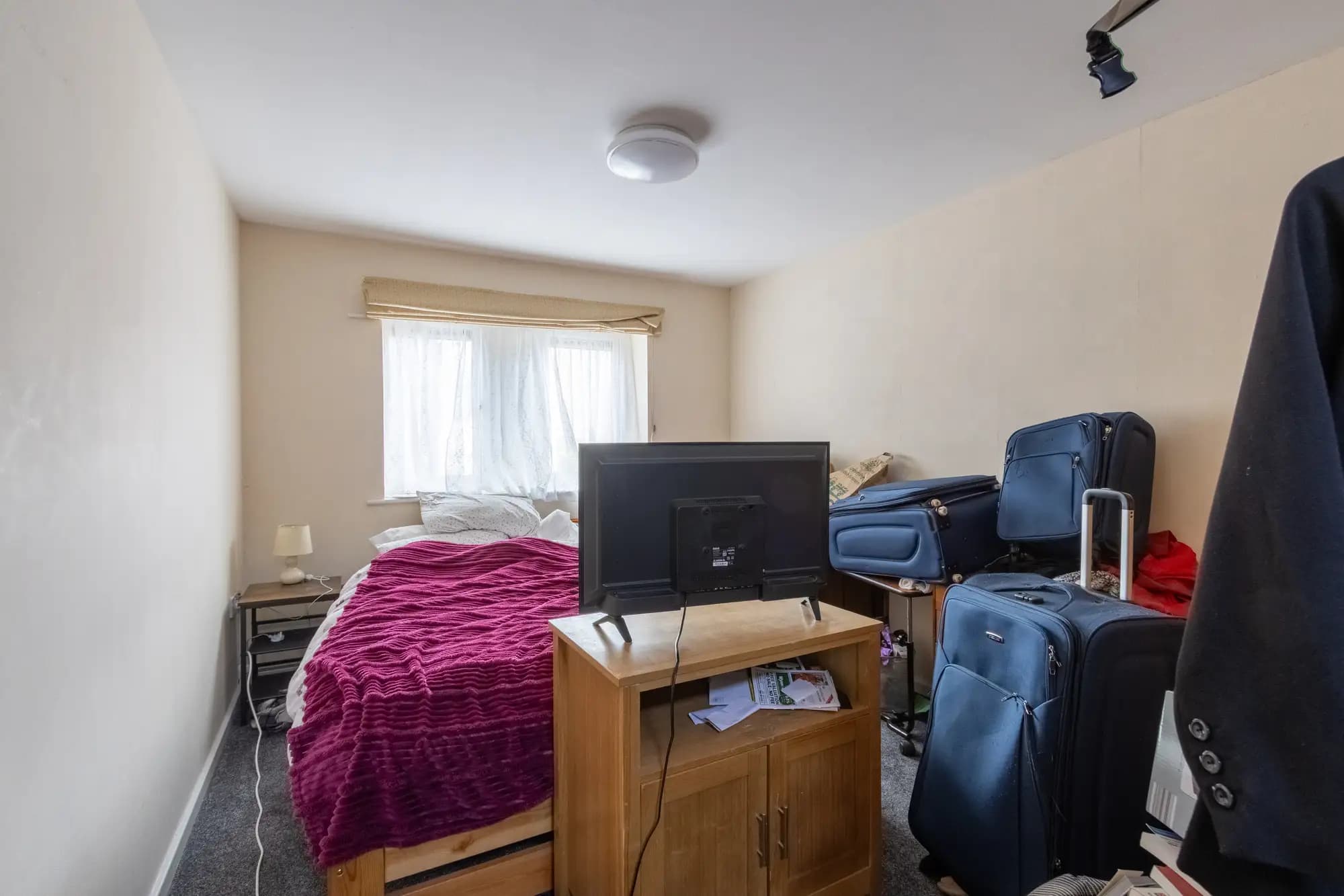 property photo 8 of 12