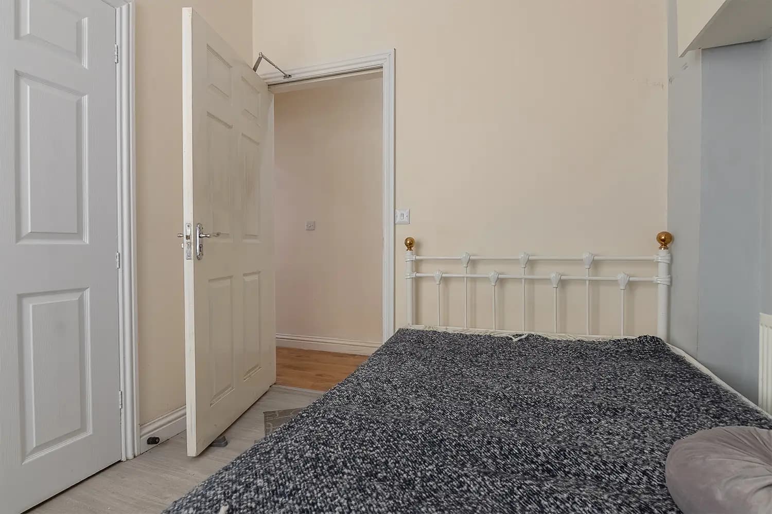 property photo 13 of 22