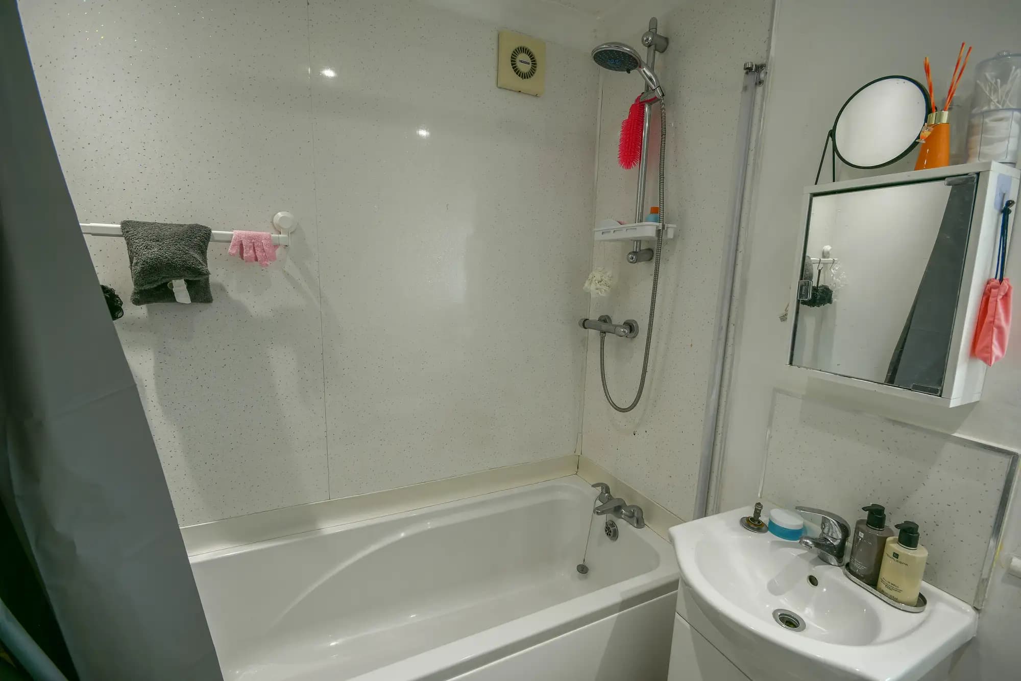 property photo 9 of 20