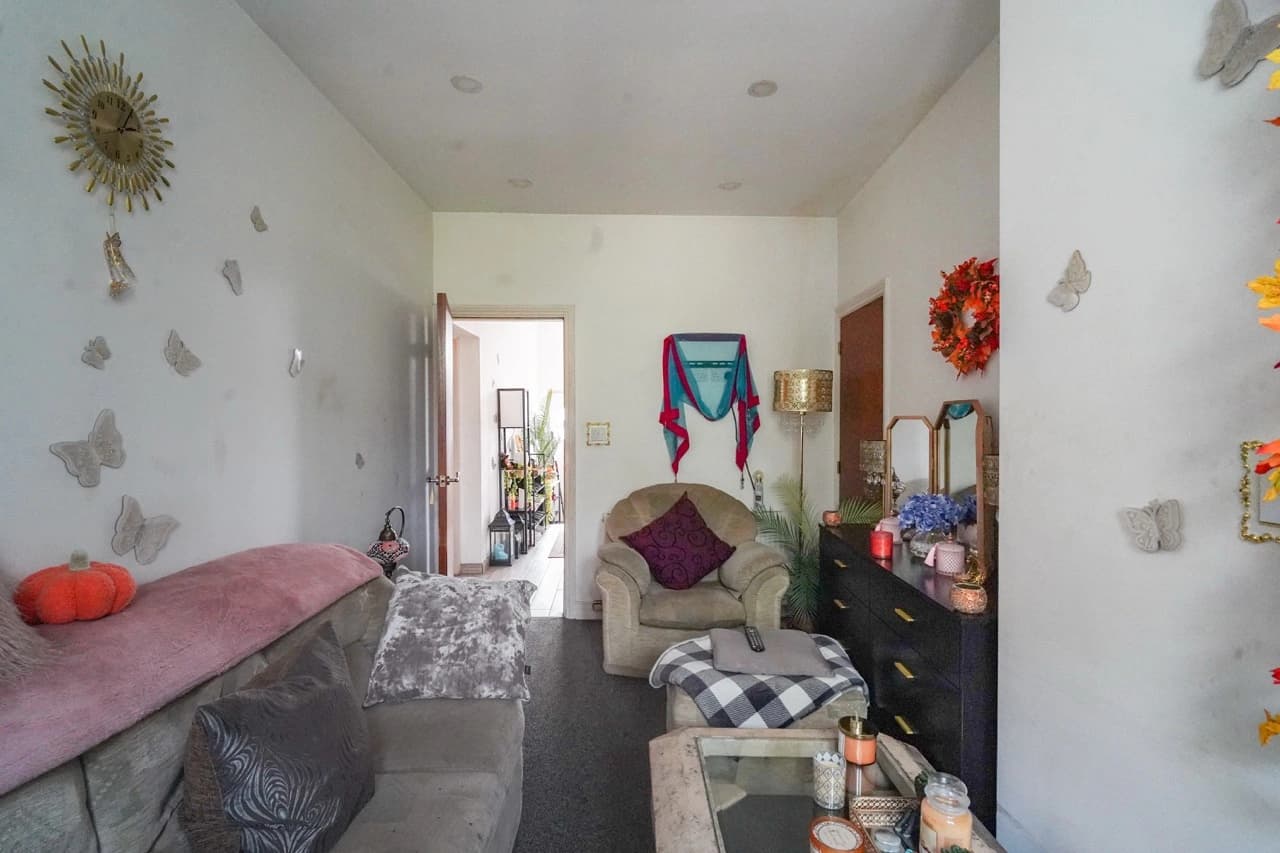 property photo 6 of 45
