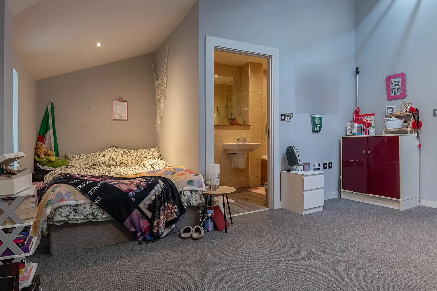 property photo 25 of 33