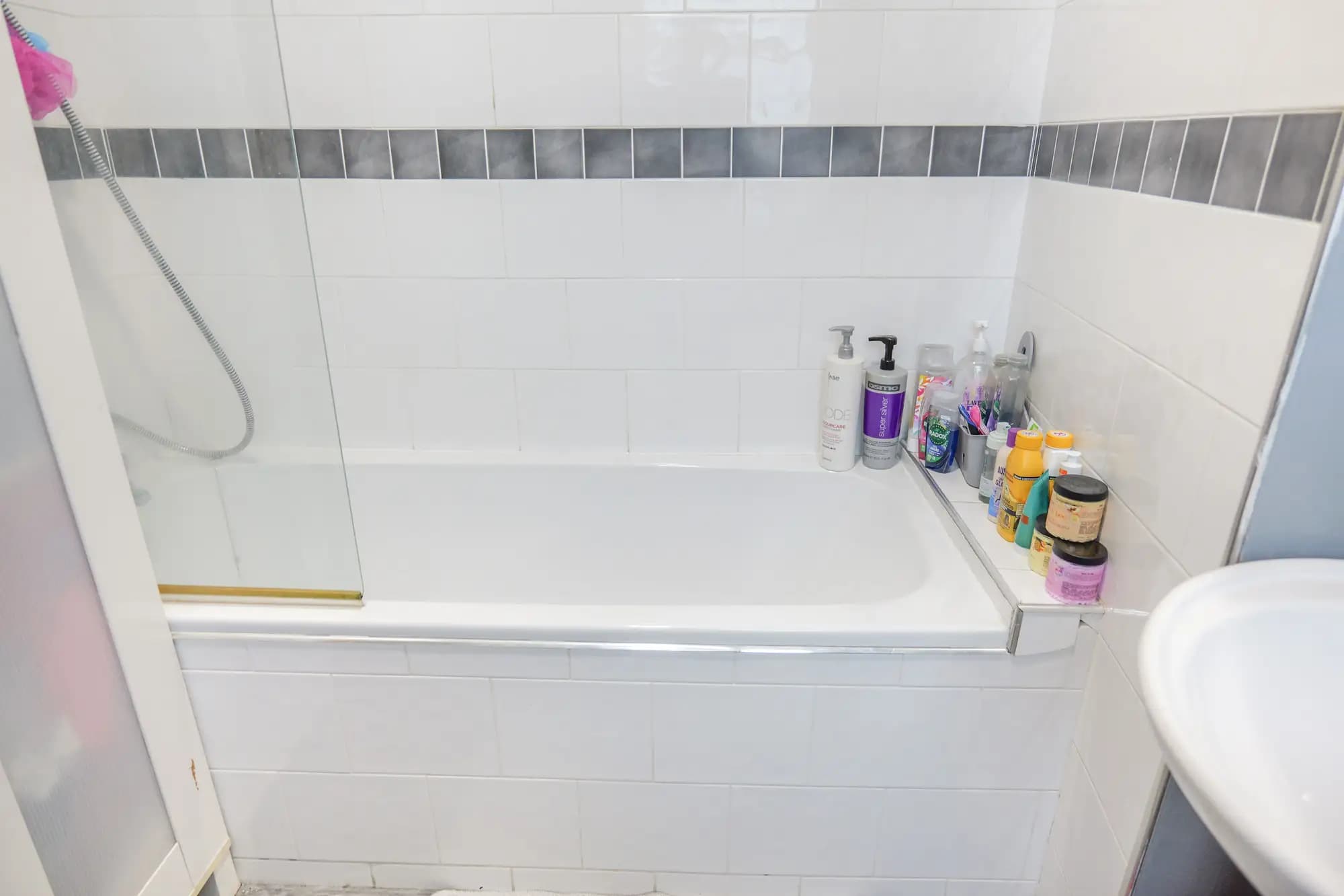 property photo 6 of 17