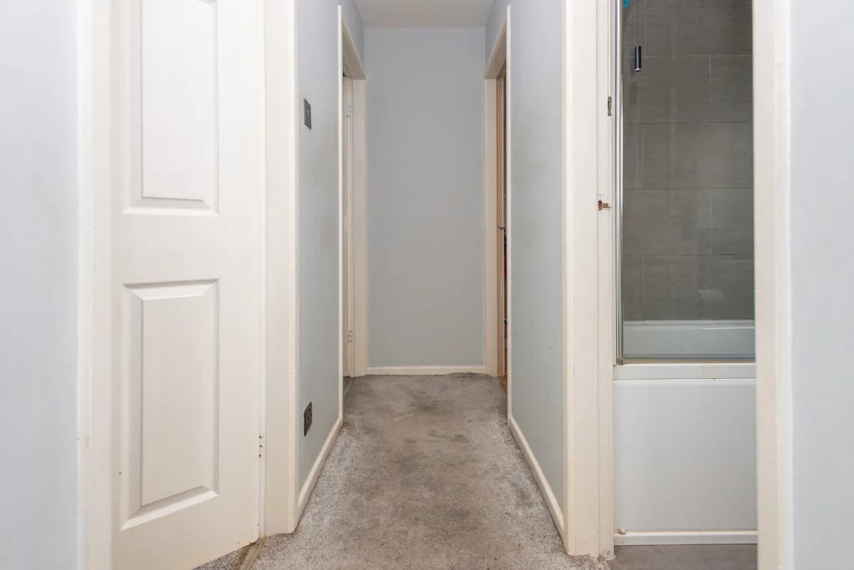 property photo 20 of 26