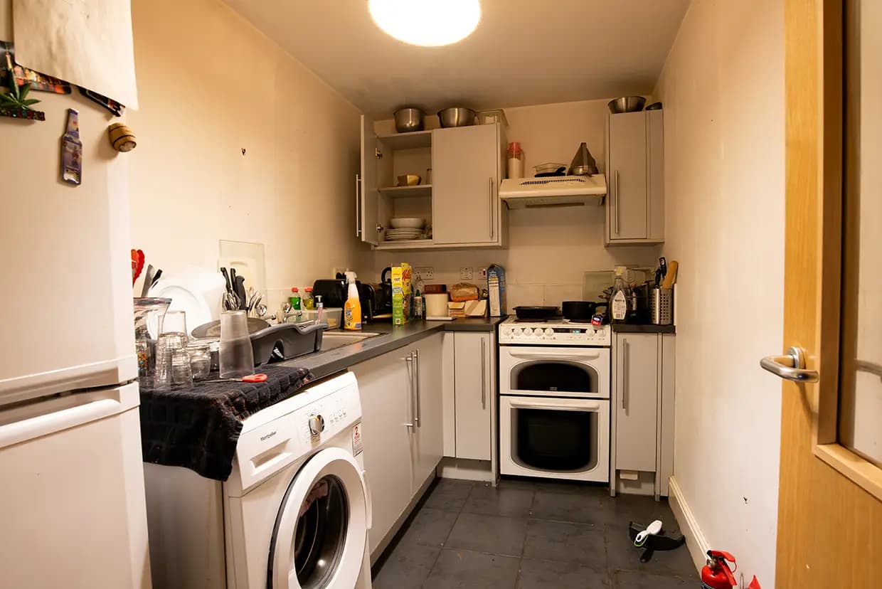 property photo 6 of 16
