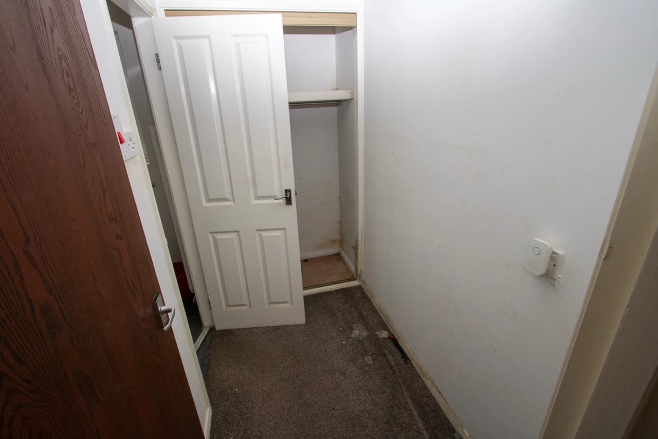 property photo 7 of 10