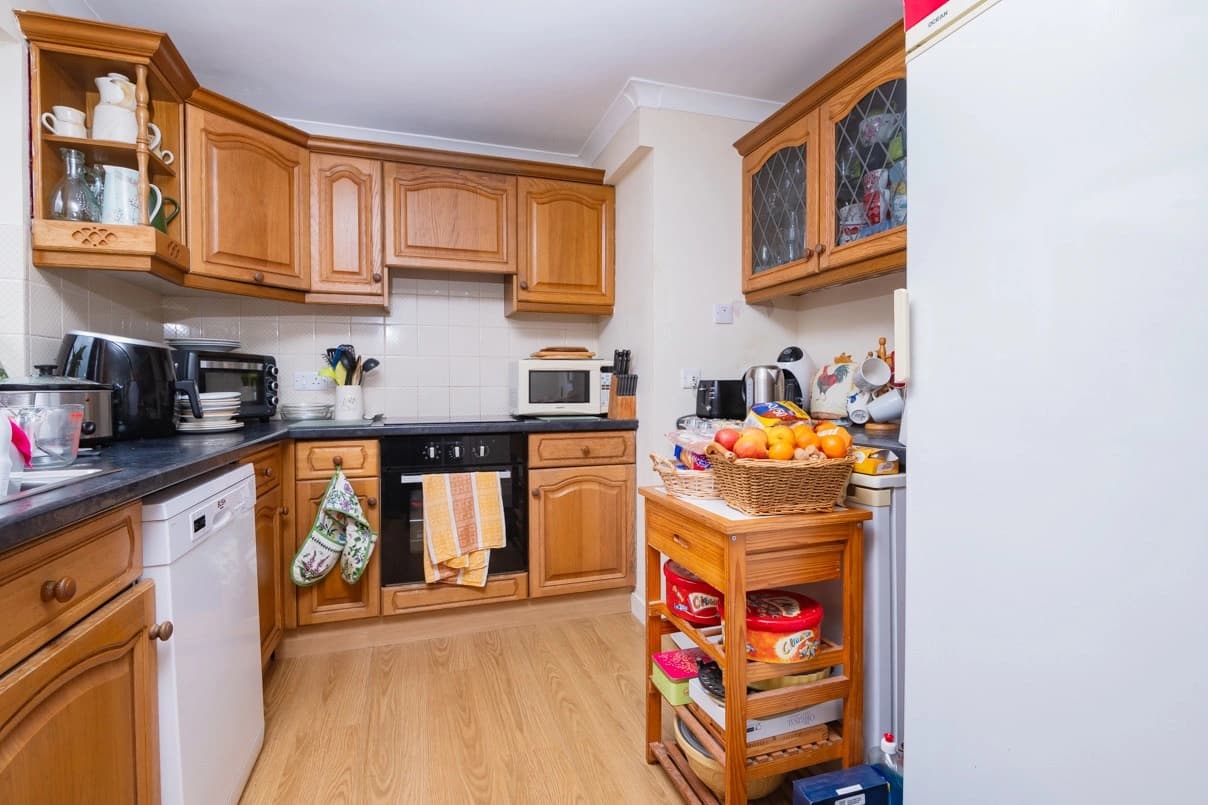 property photo 6 of 20