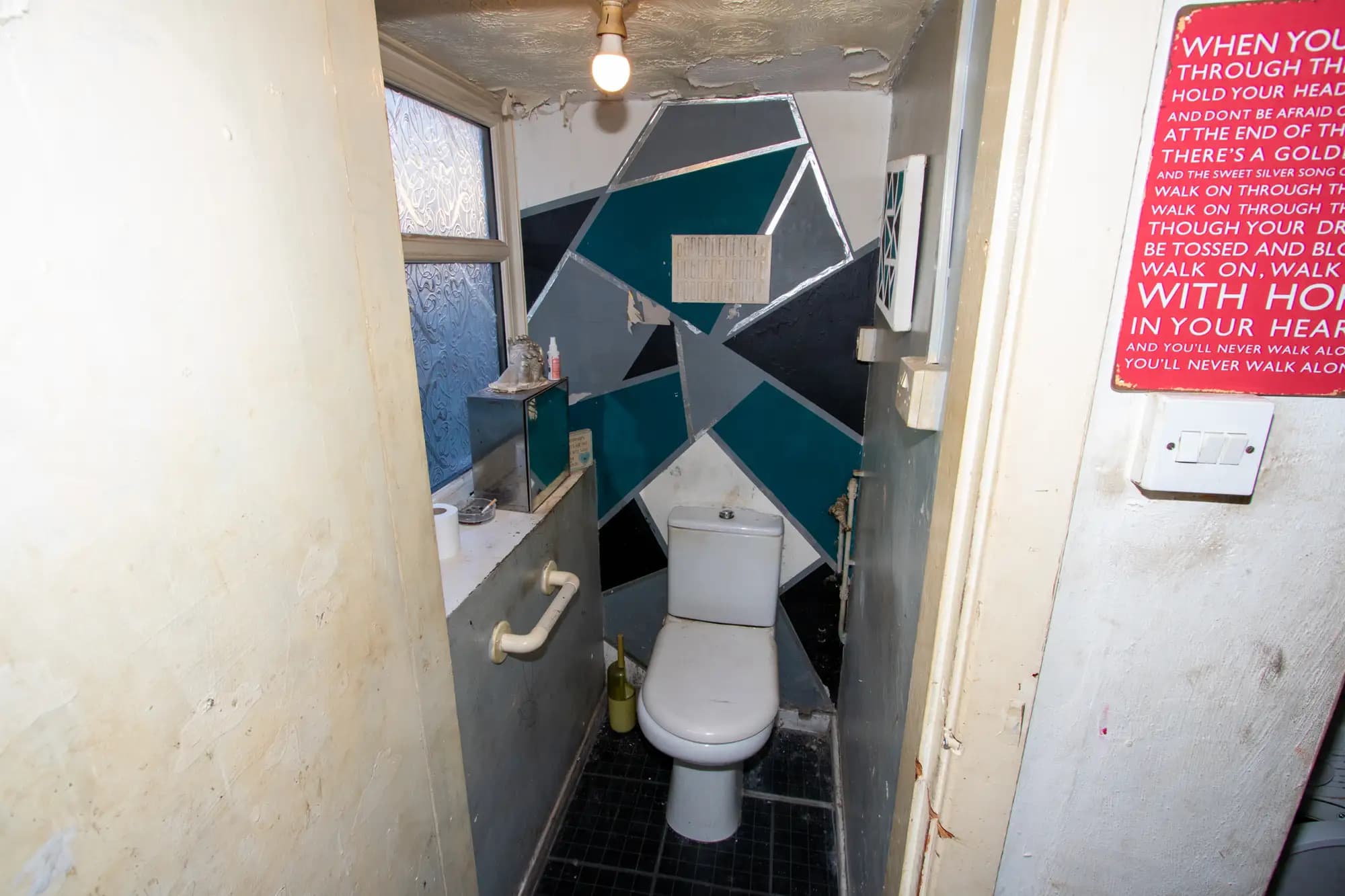 property photo 8 of 21