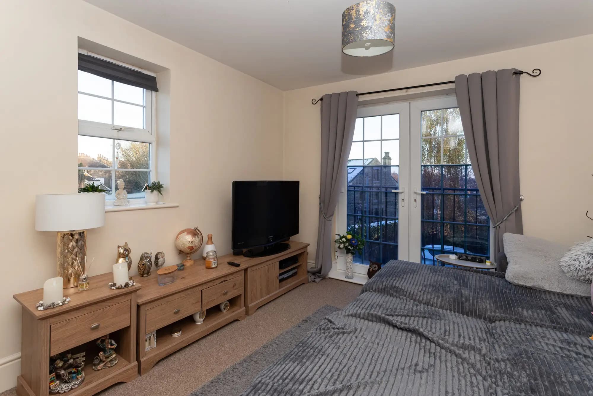 property photo 4 of 16