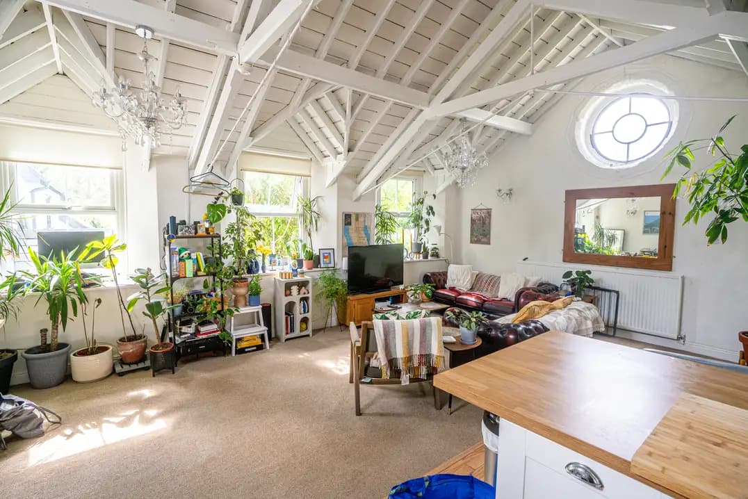 property photo 3 of 20