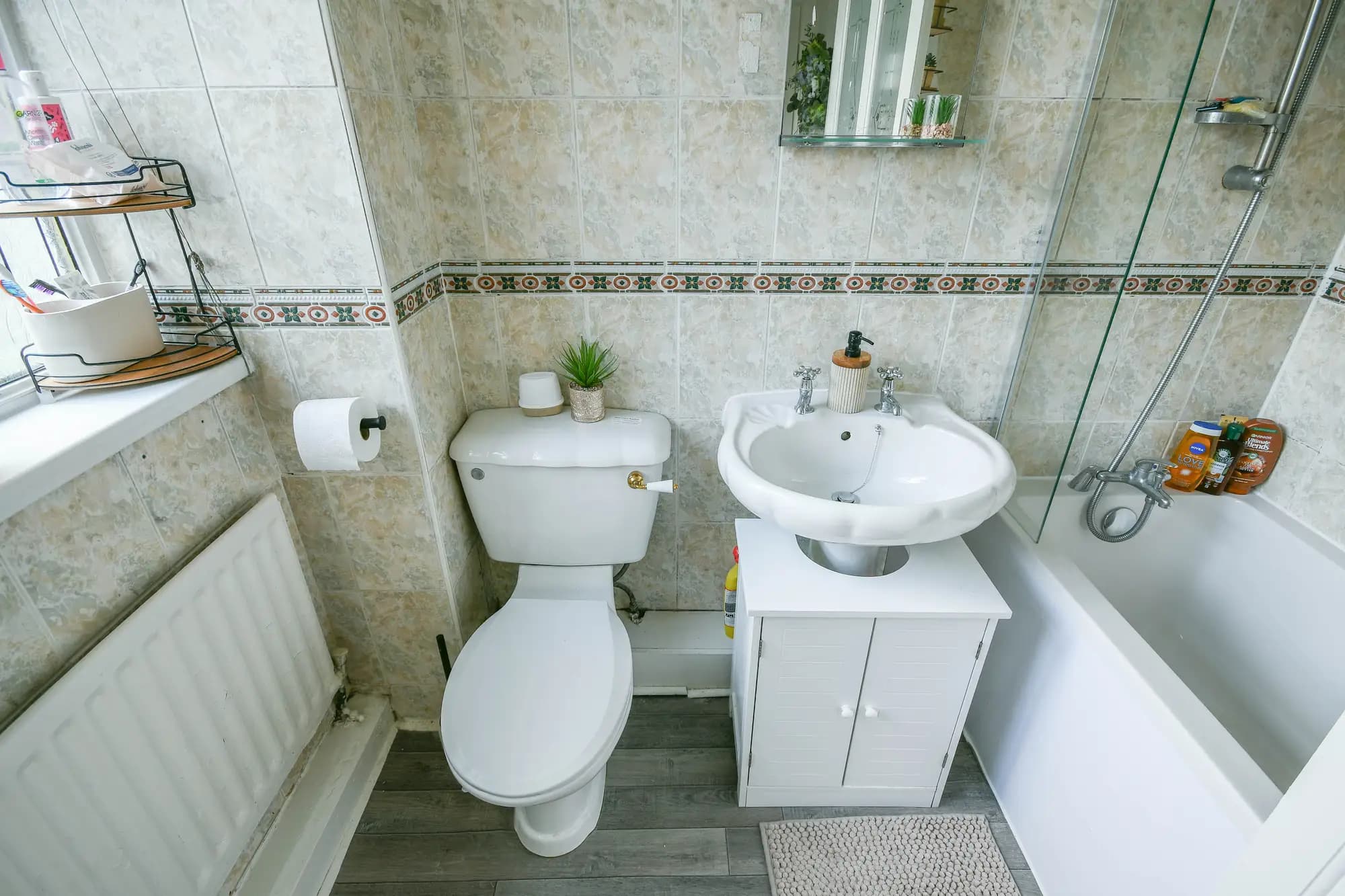 property photo 8 of 15