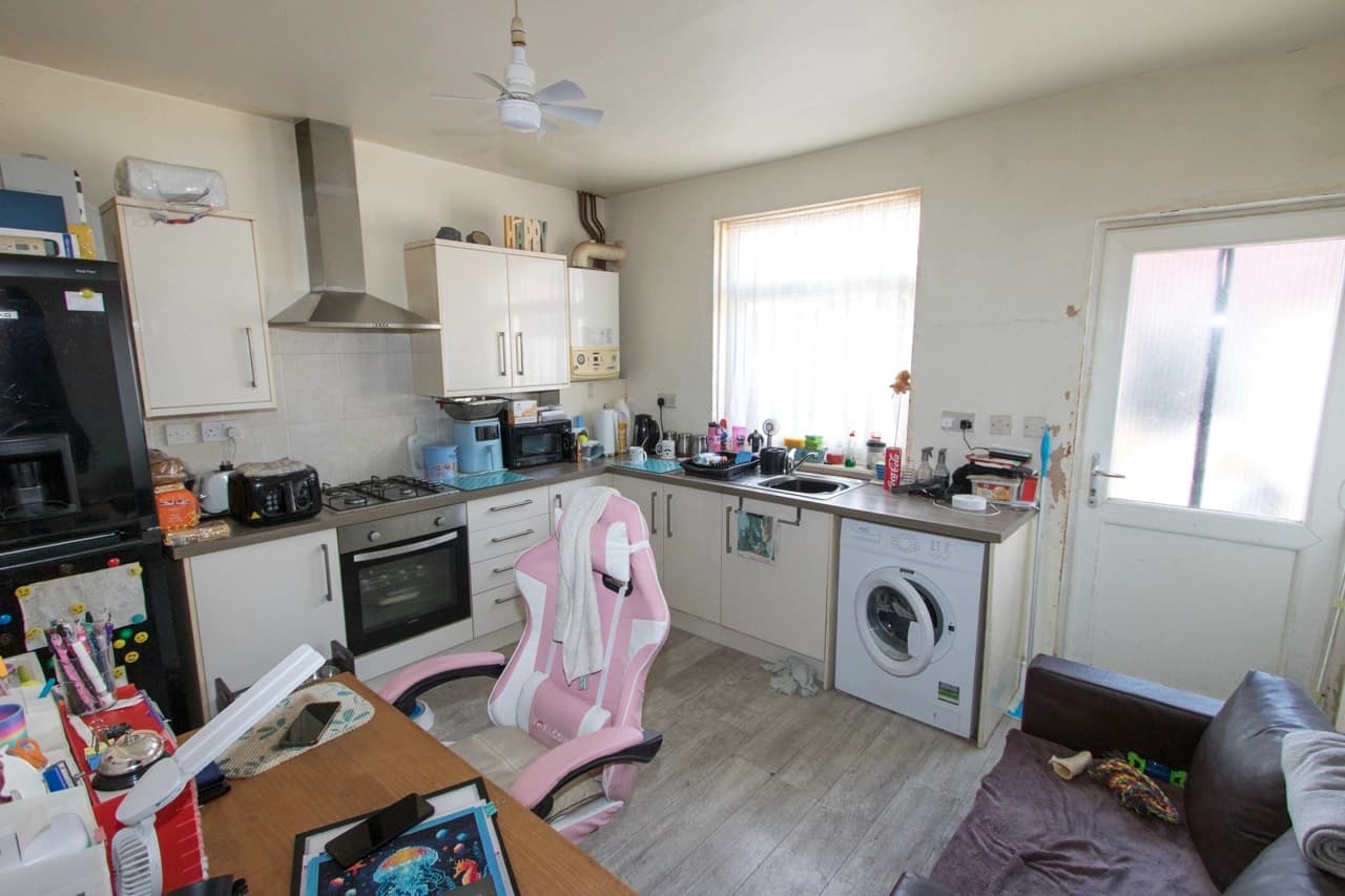 property photo 7 of 20