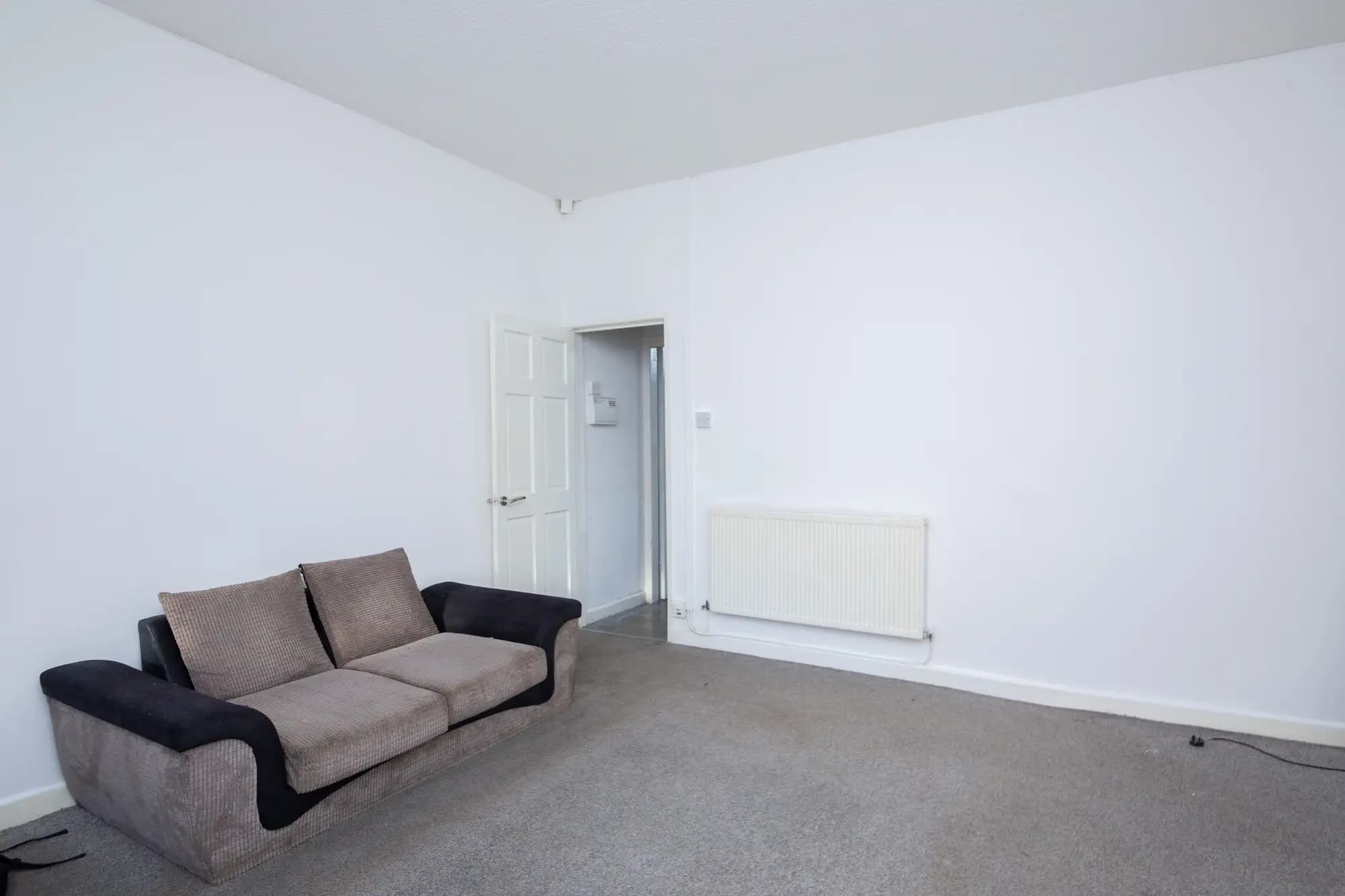 property photo 4 of 21