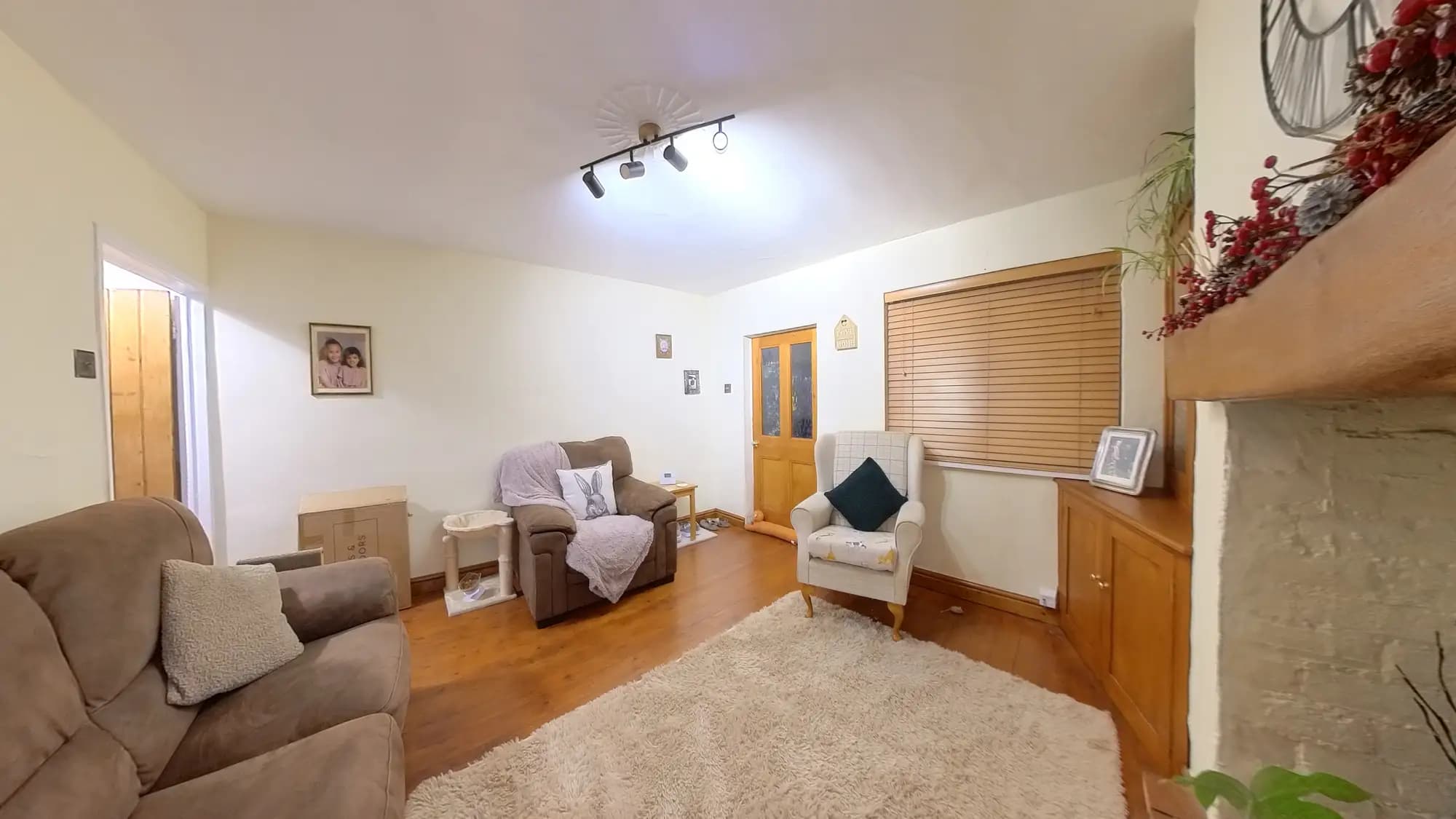 property photo 4 of 30