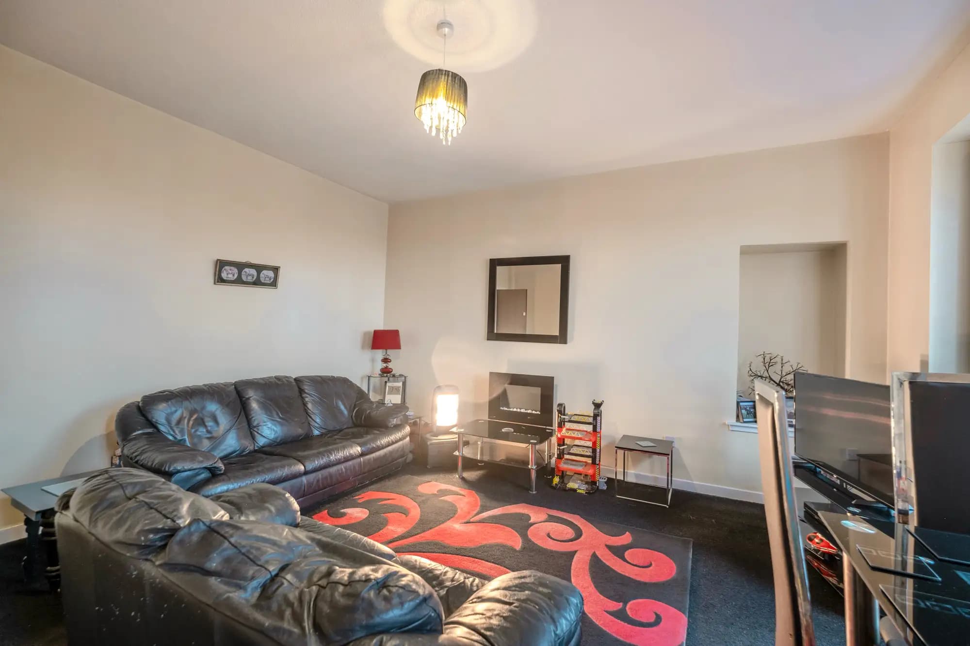 property photo 8 of 33