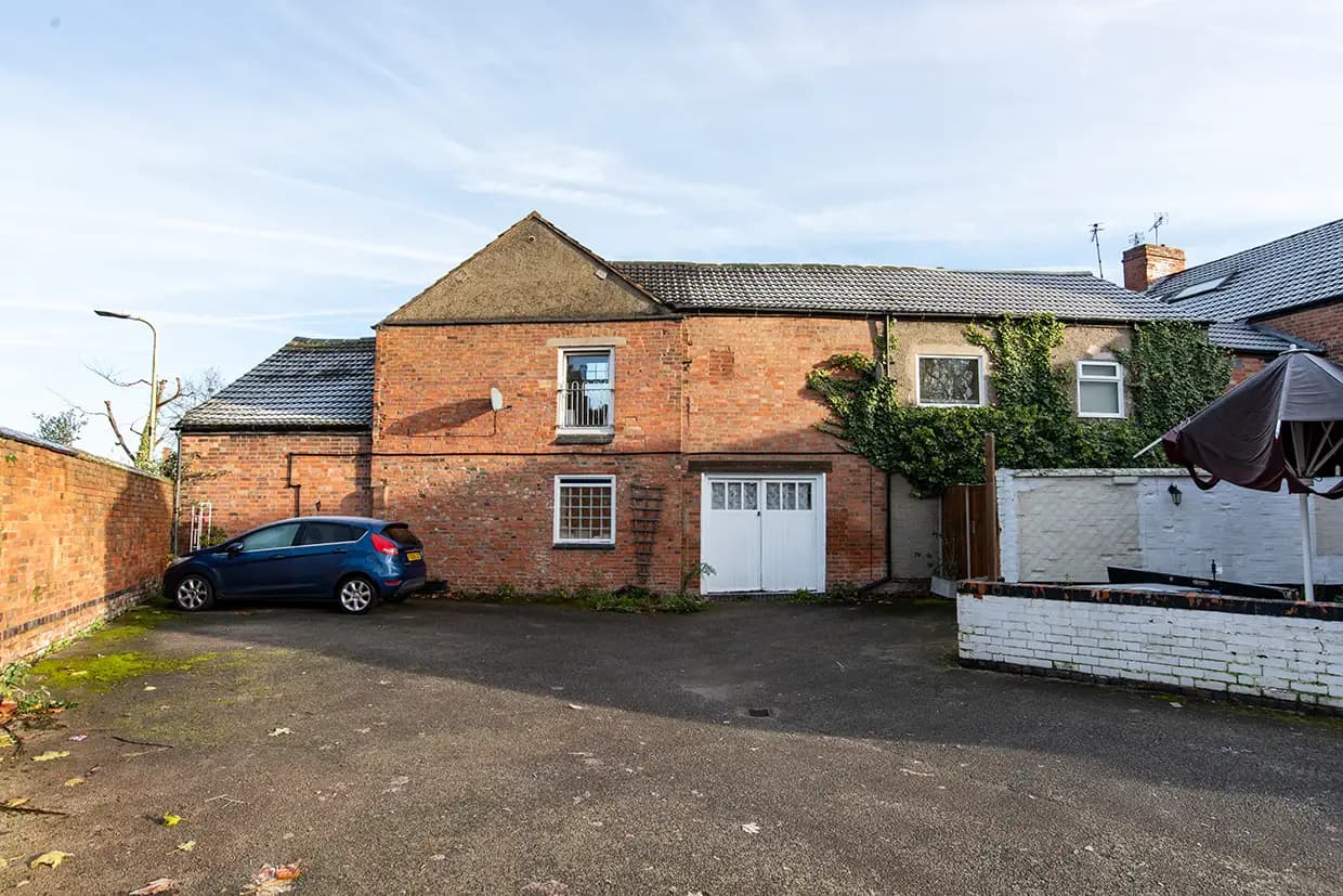 property photo 0 of 15