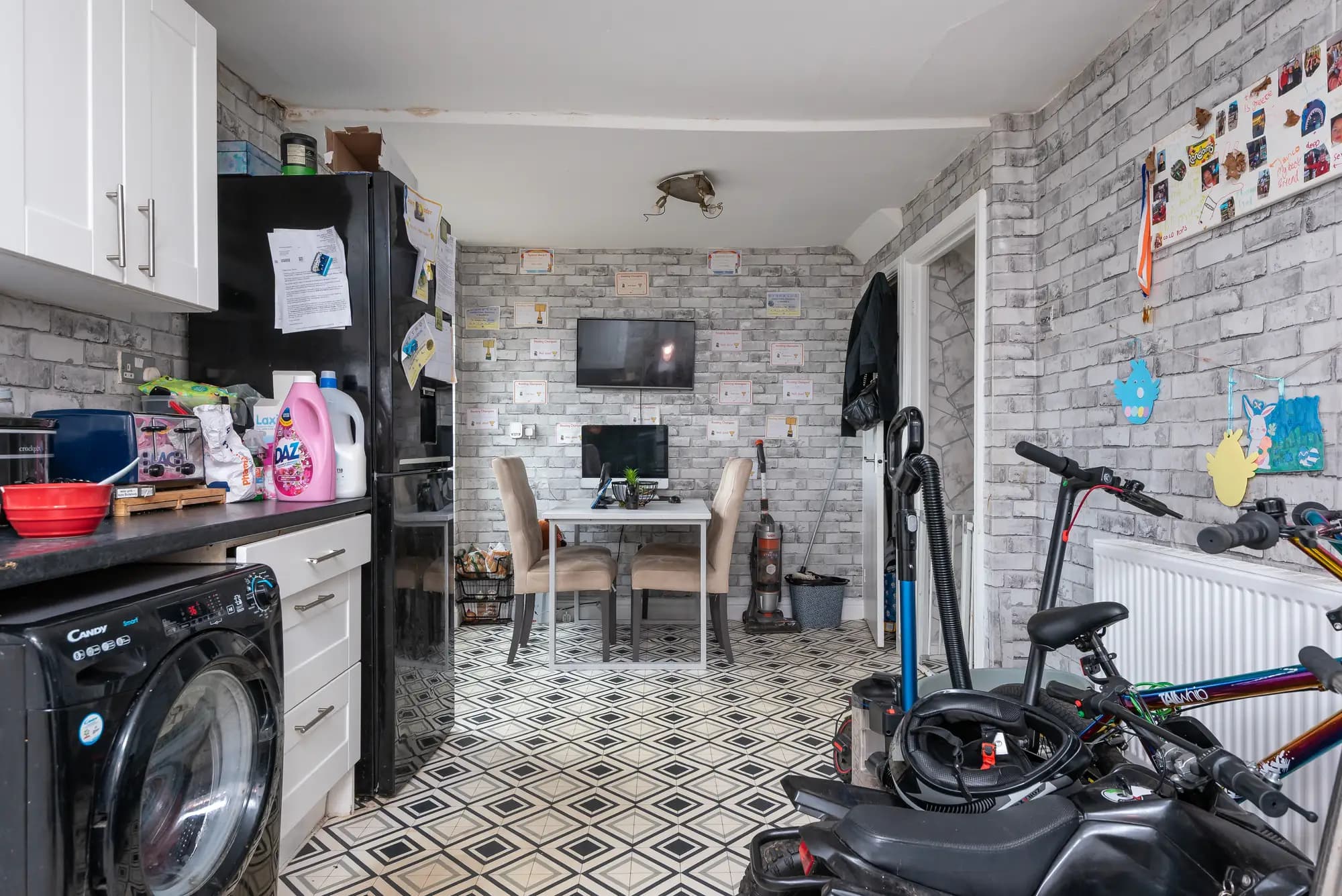 property photo 6 of 33