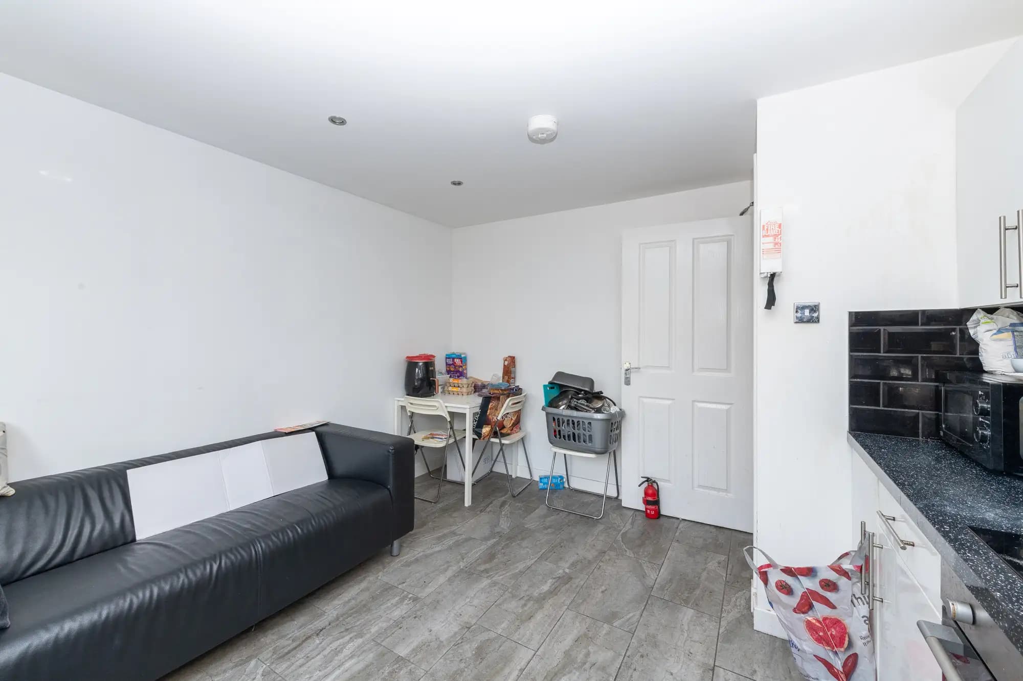 property photo 5 of 44