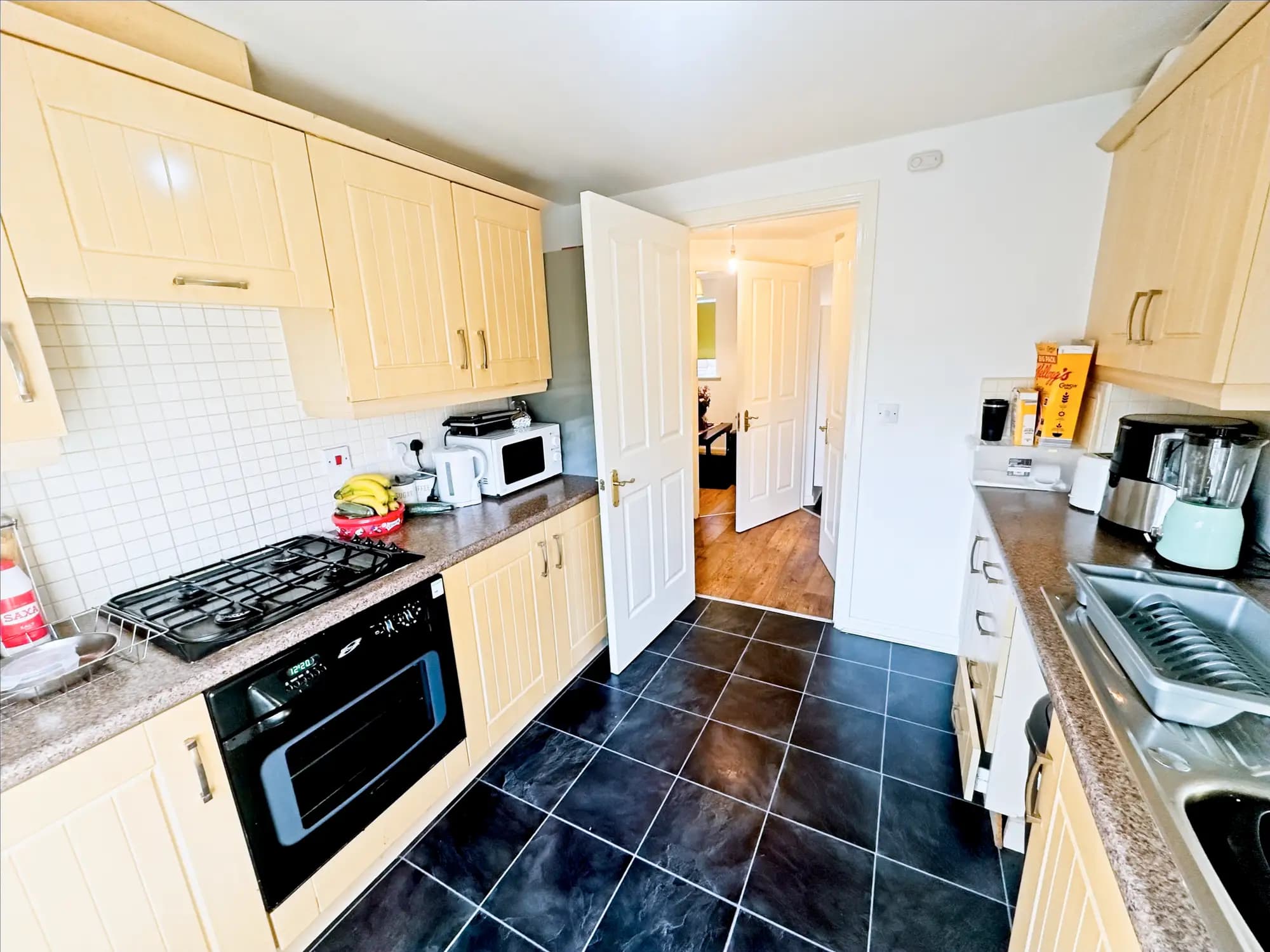 property photo 5 of 23