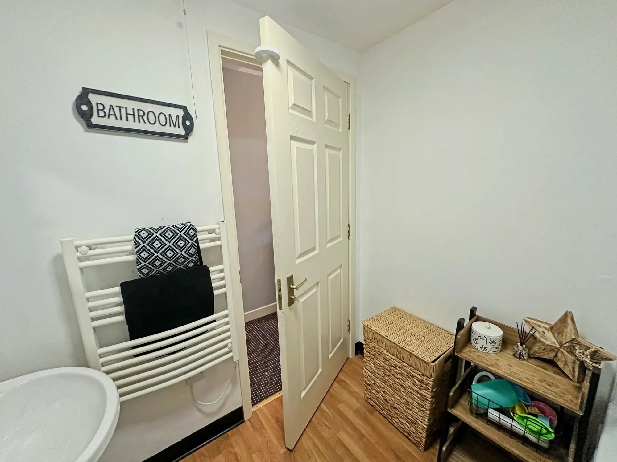 property photo 8 of 16