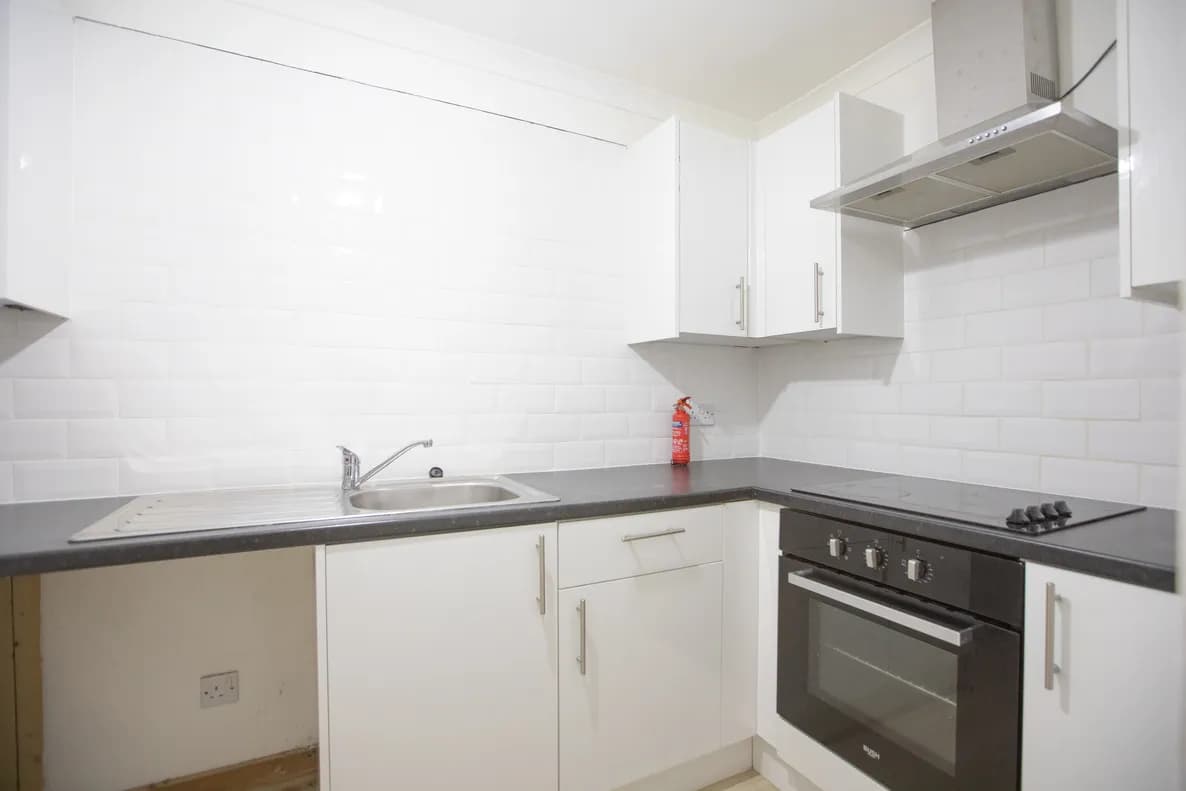 property photo 6 of 29