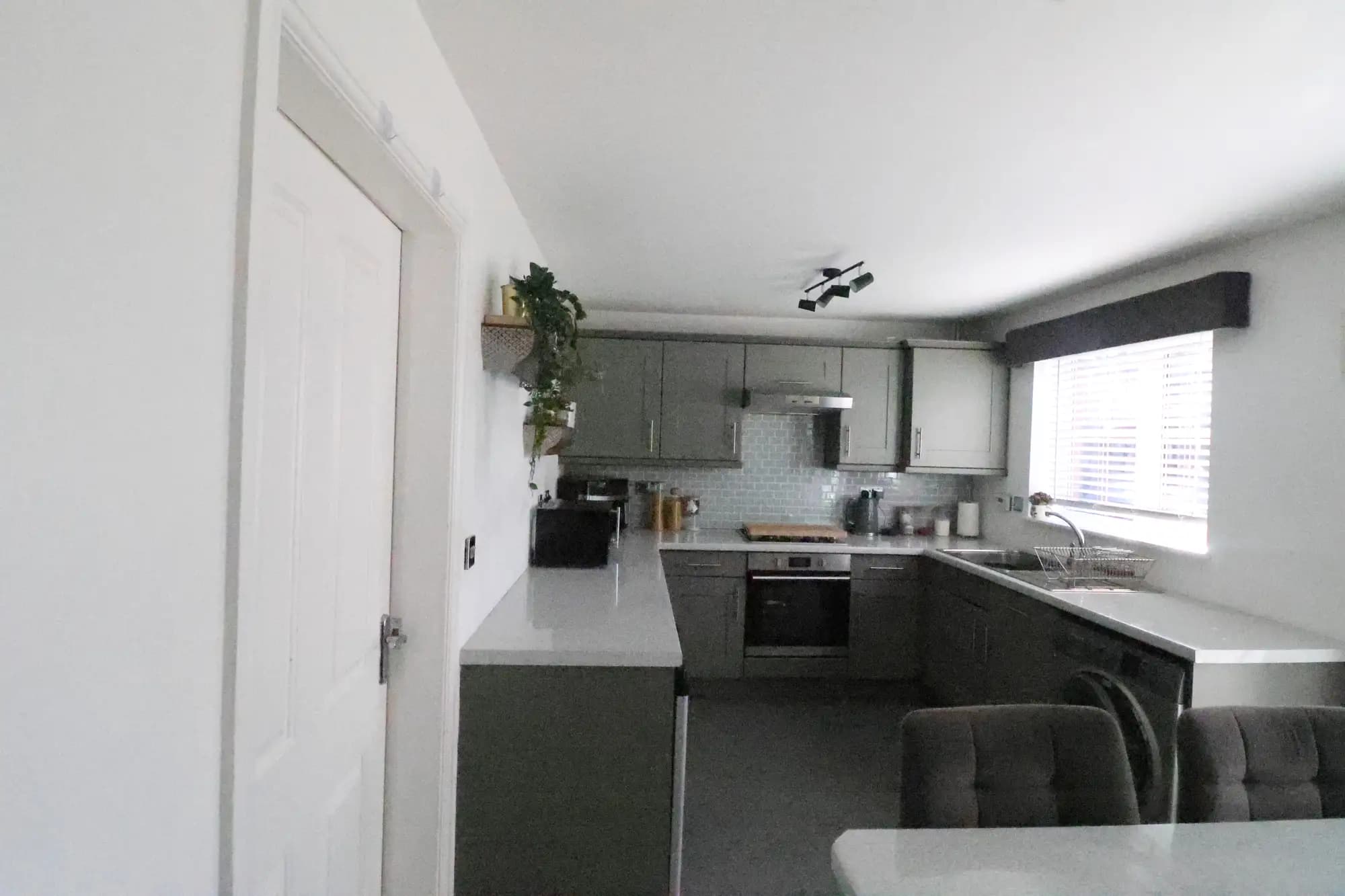 property photo 6 of 17
