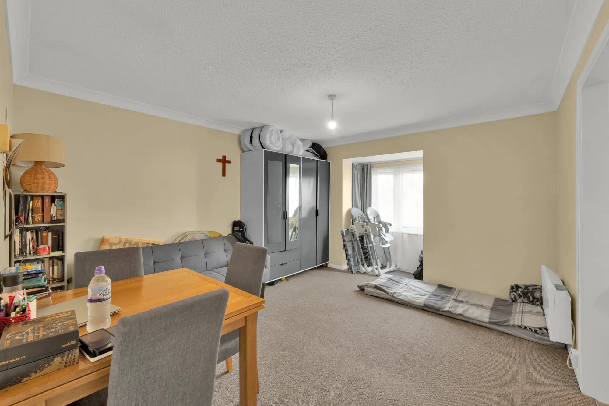 property photo 4 of 16