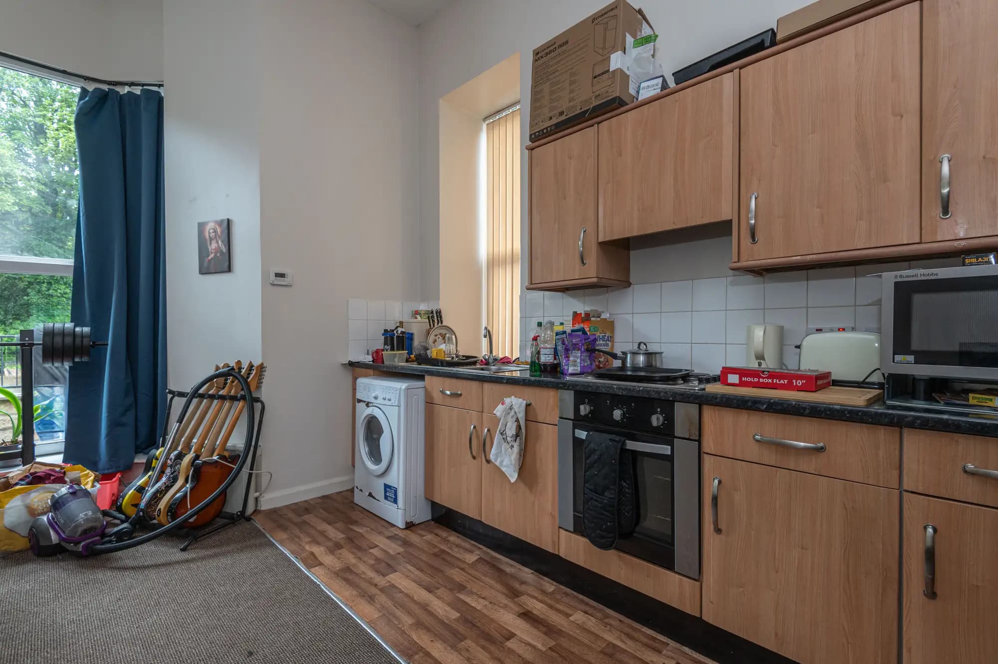 property photo 5 of 10