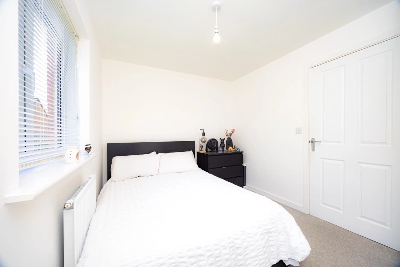 property photo 13 of 23