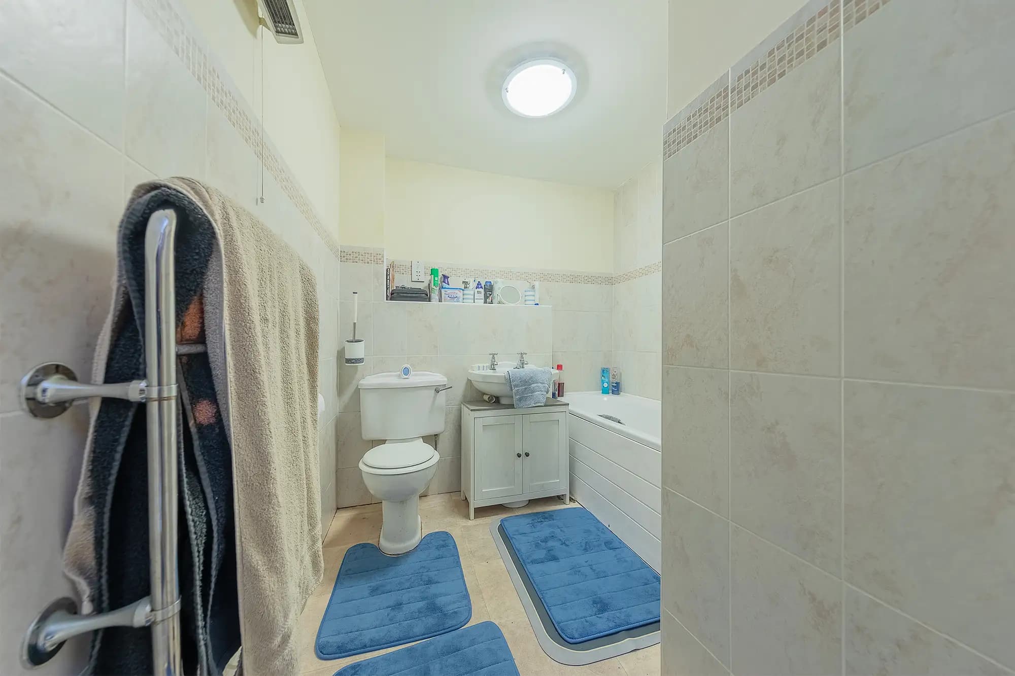 property photo 8 of 17