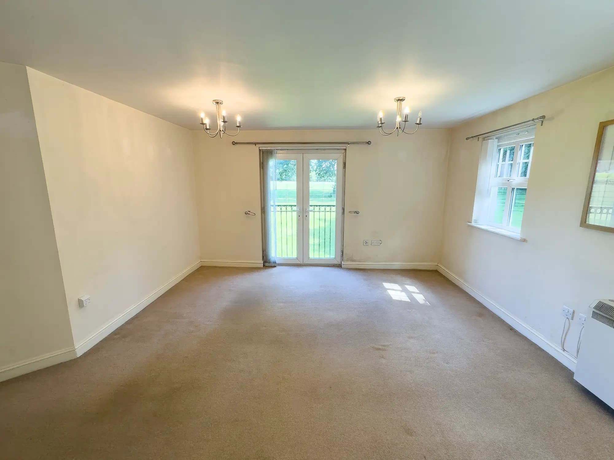 property photo 4 of 25