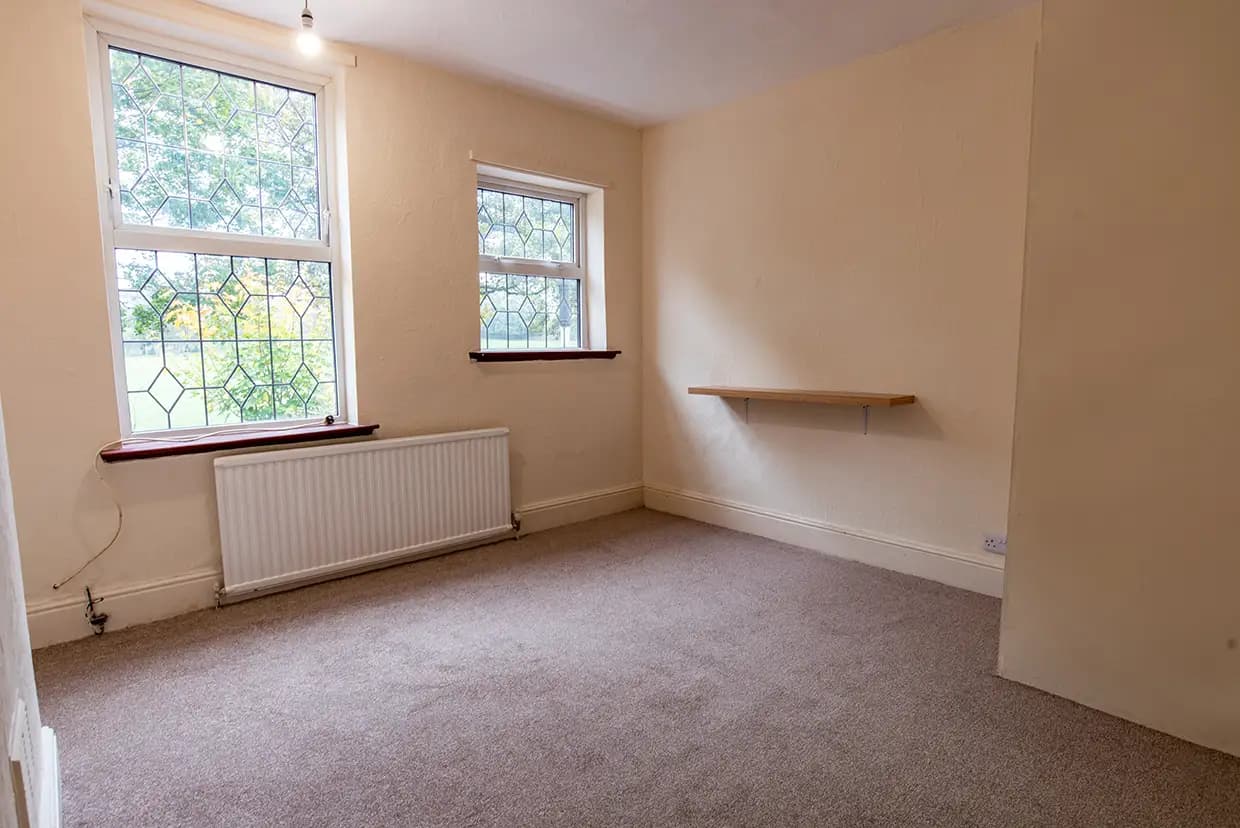 property photo 10 of 14