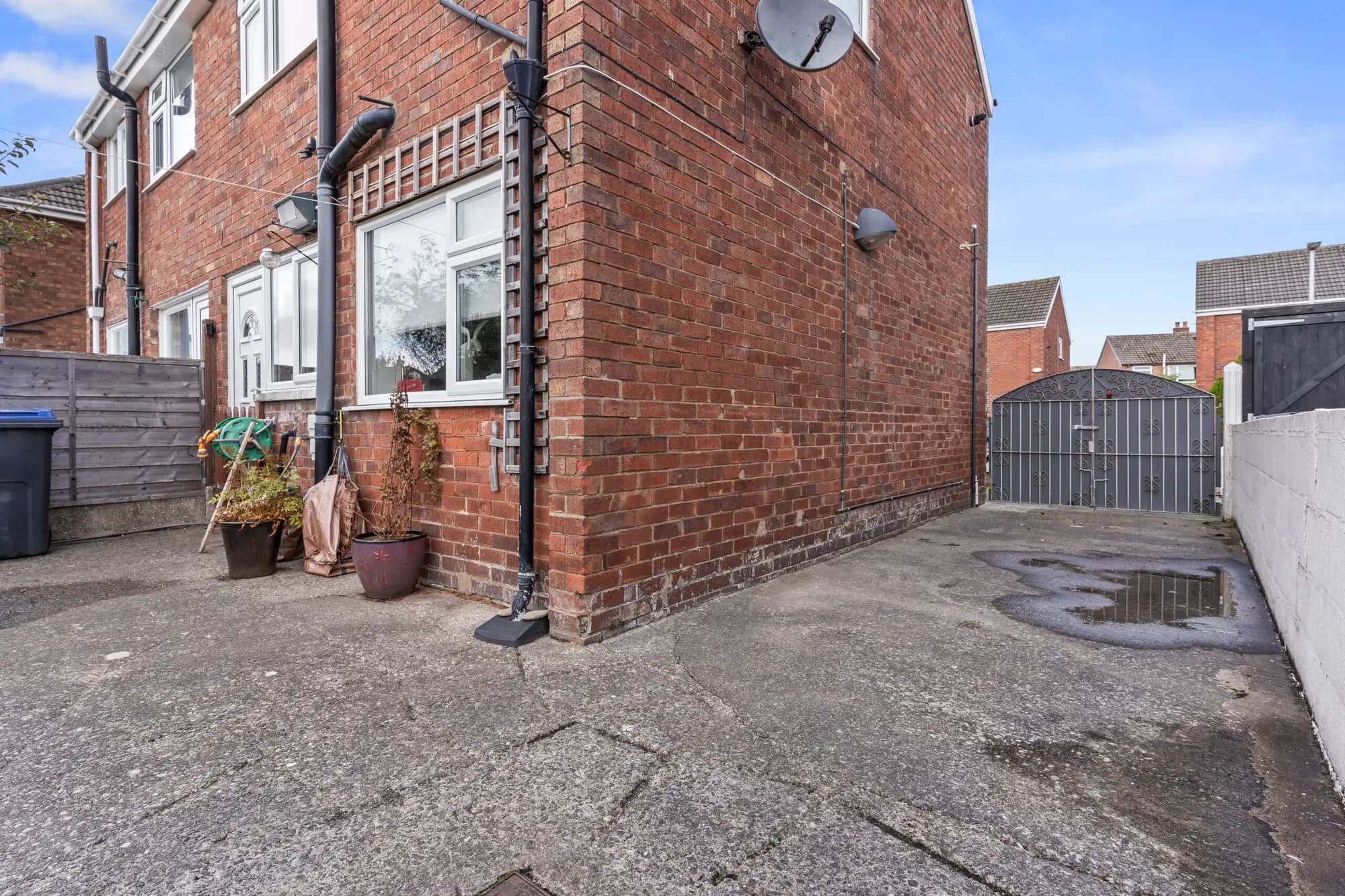 property photo 16 of 19