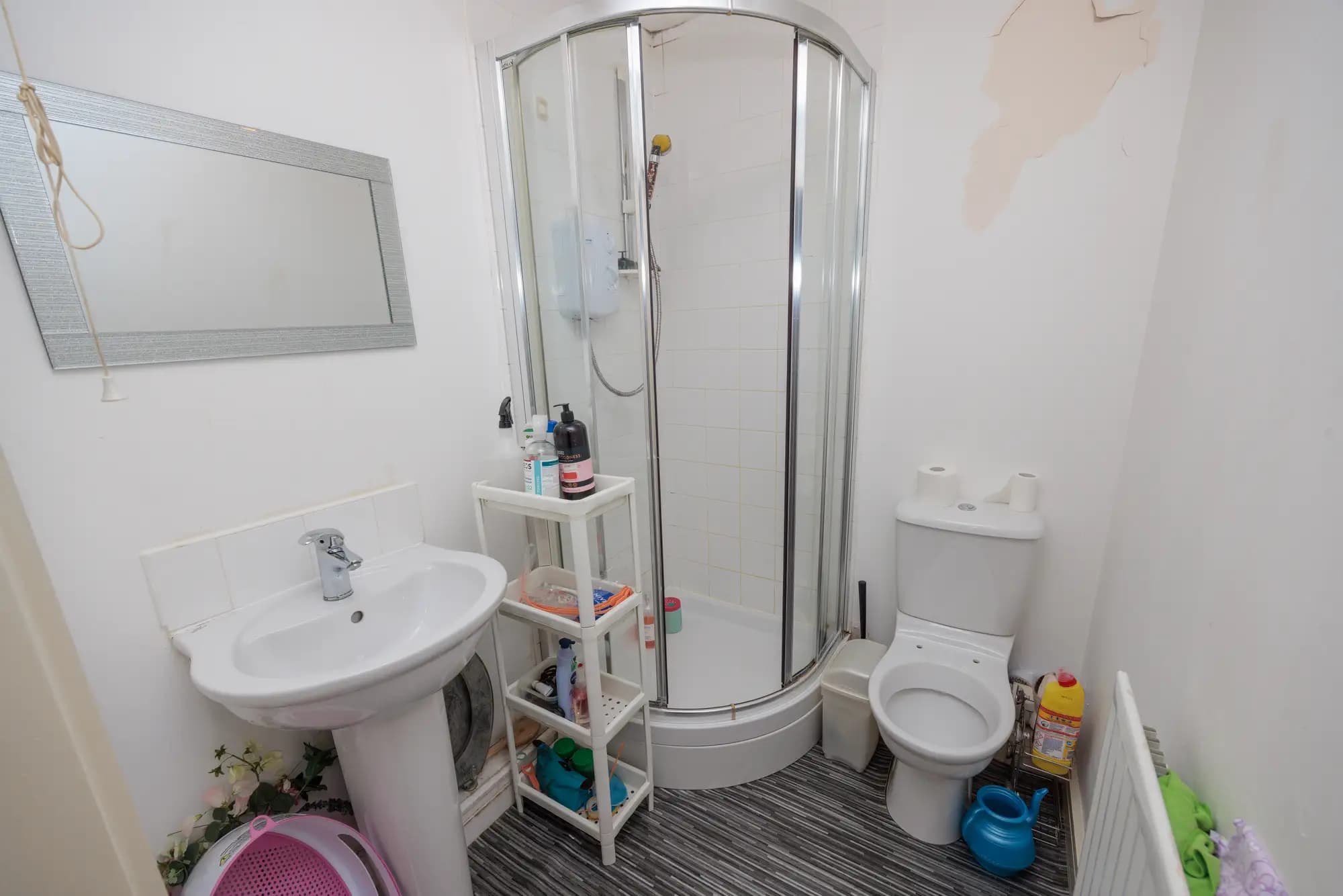 property photo 6 of 12