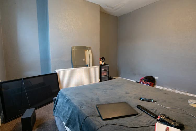 property photo 13 of 18