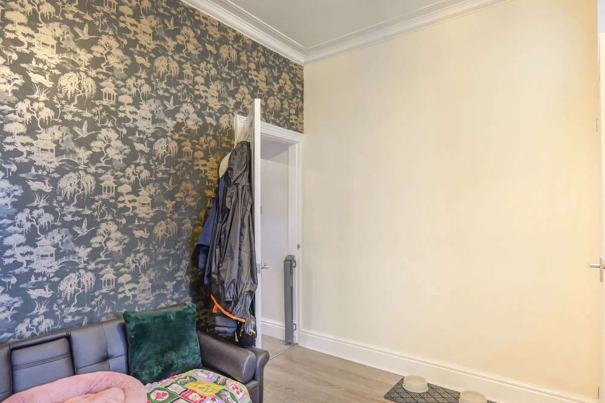 property photo 5 of 23