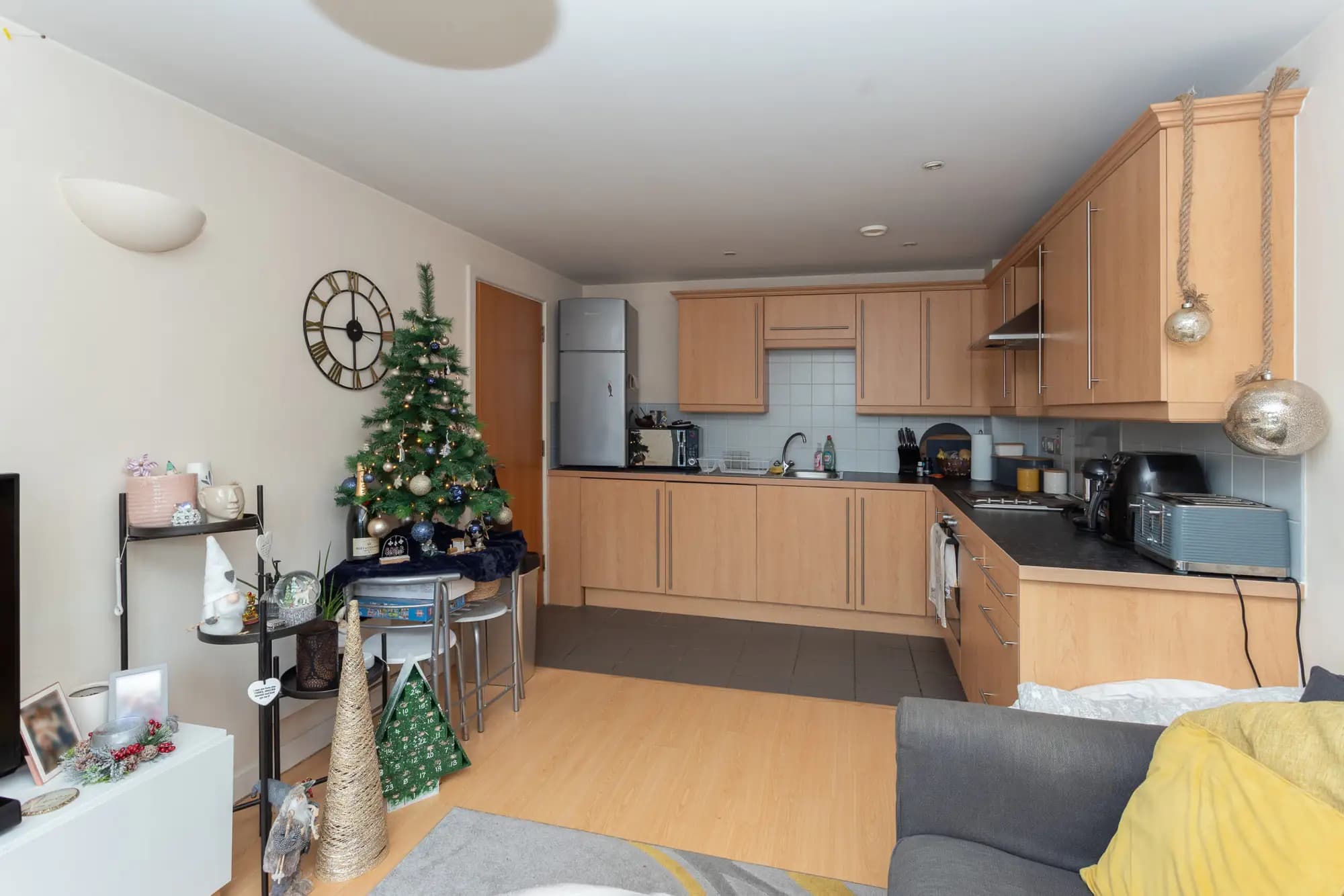 property photo 4 of 17