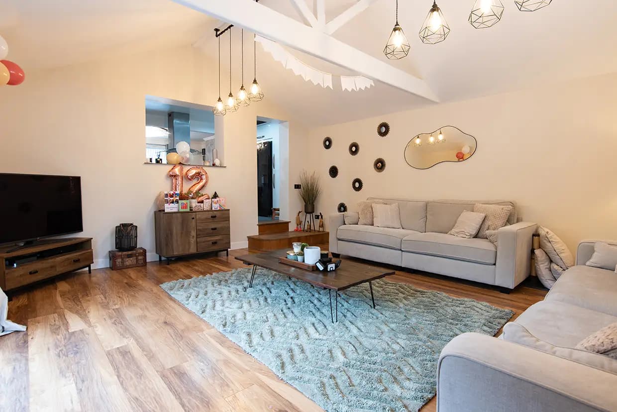 property photo 4 of 15