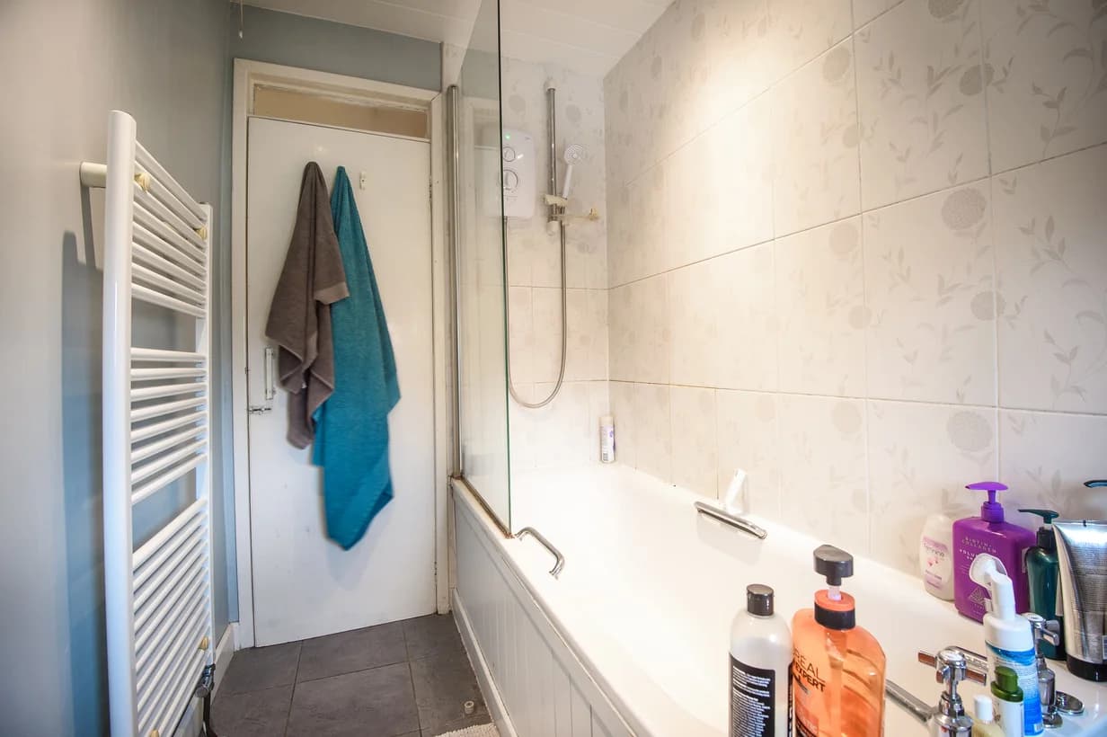 property photo 9 of 24