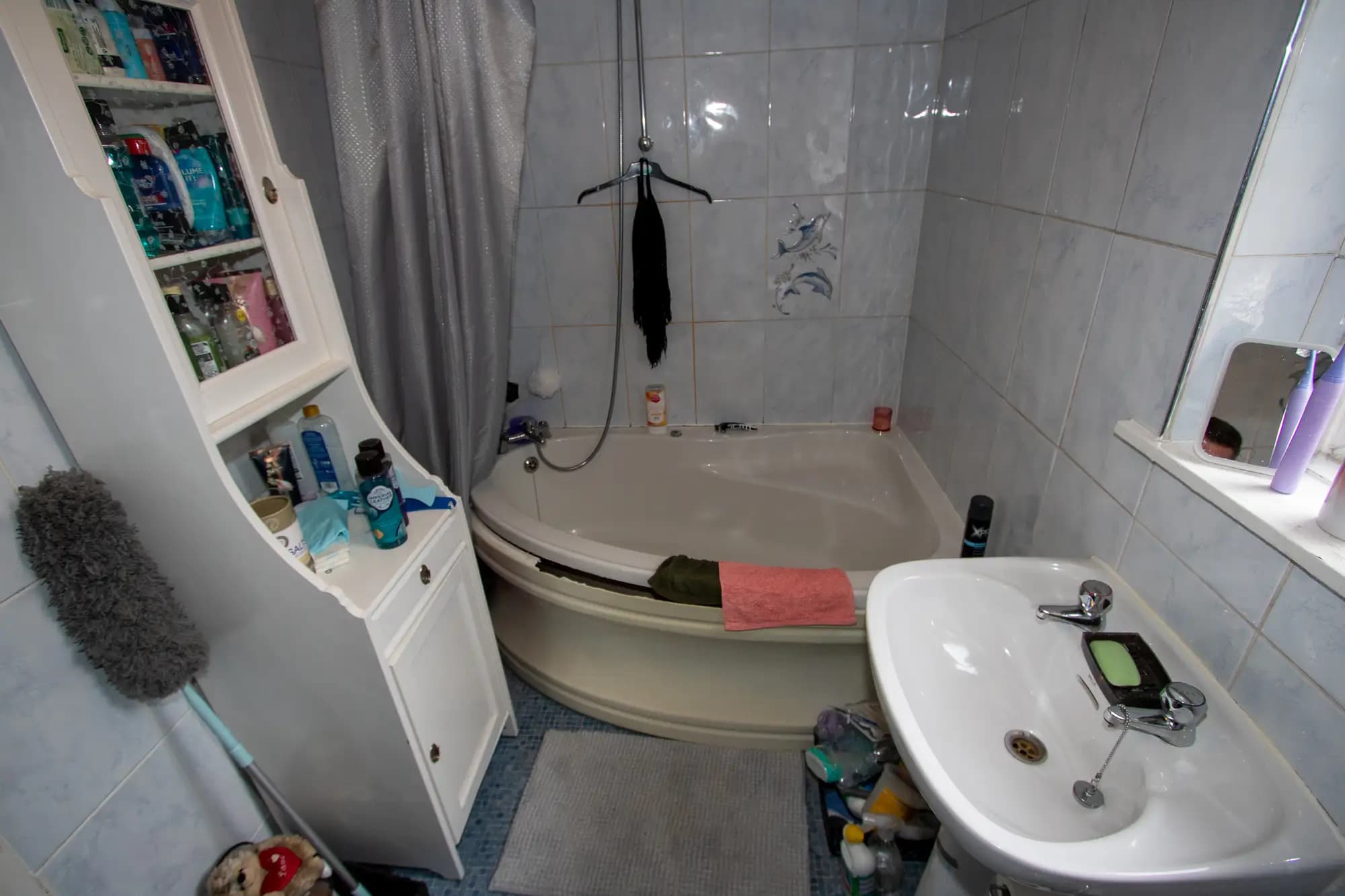 property photo 9 of 17