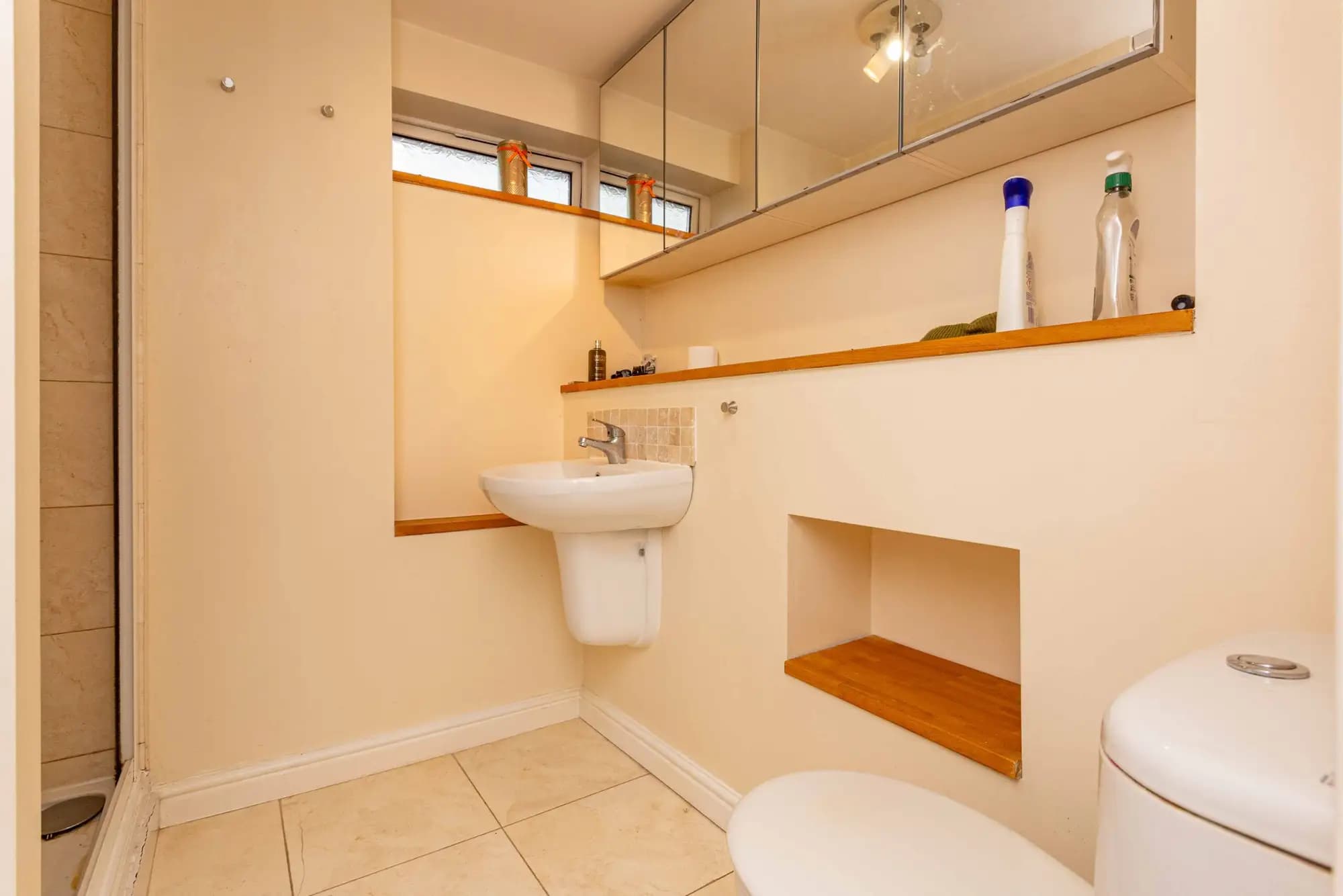 property photo 10 of 18