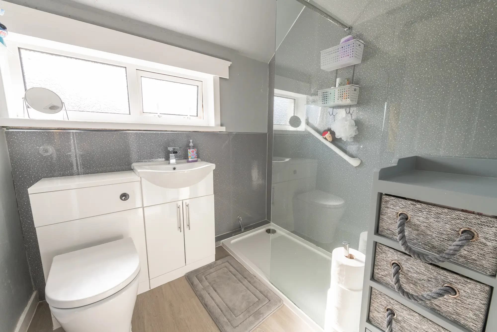 property photo 11 of 33