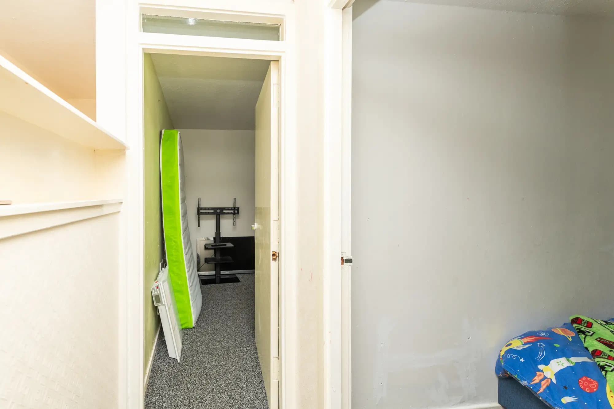 property photo 29 of 37