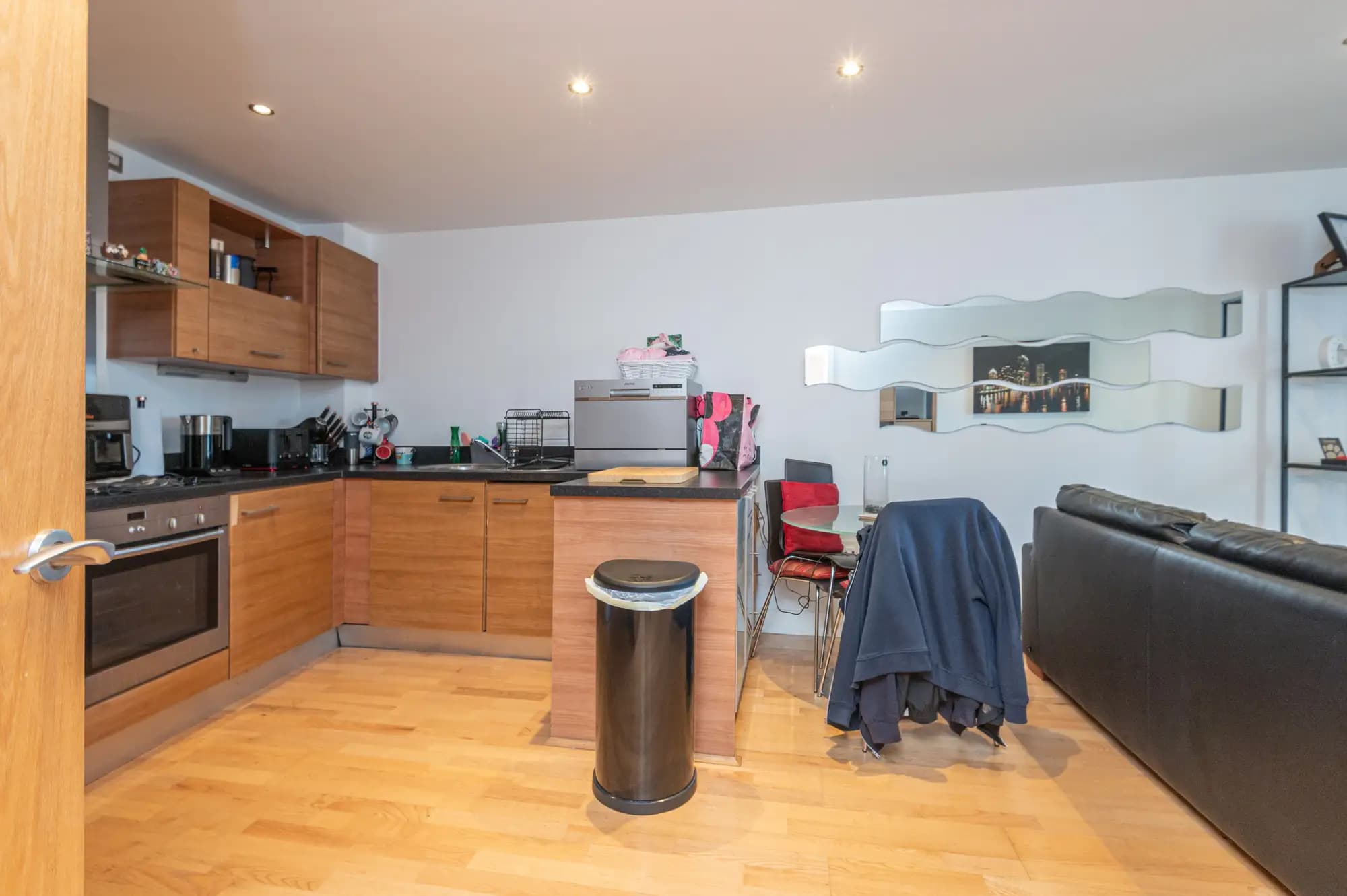property photo 6 of 17
