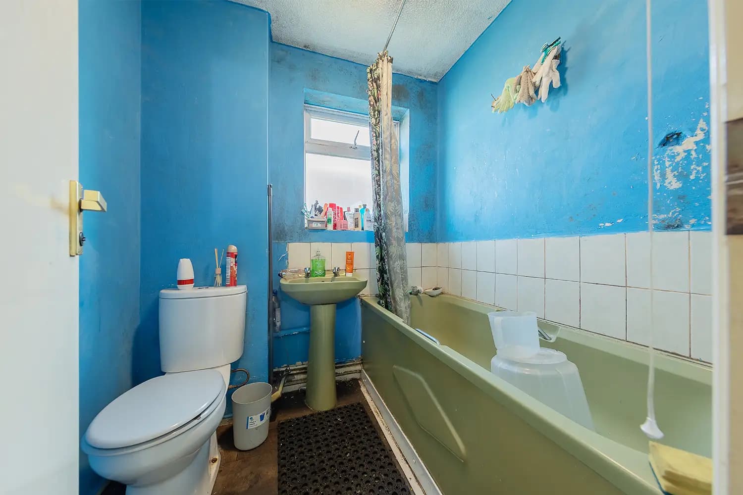 property photo 5 of 19
