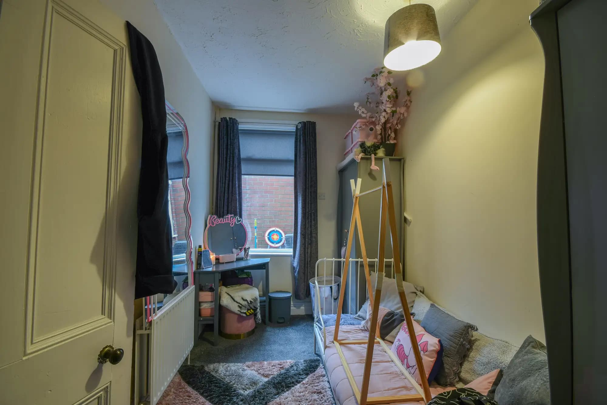 property photo 9 of 15
