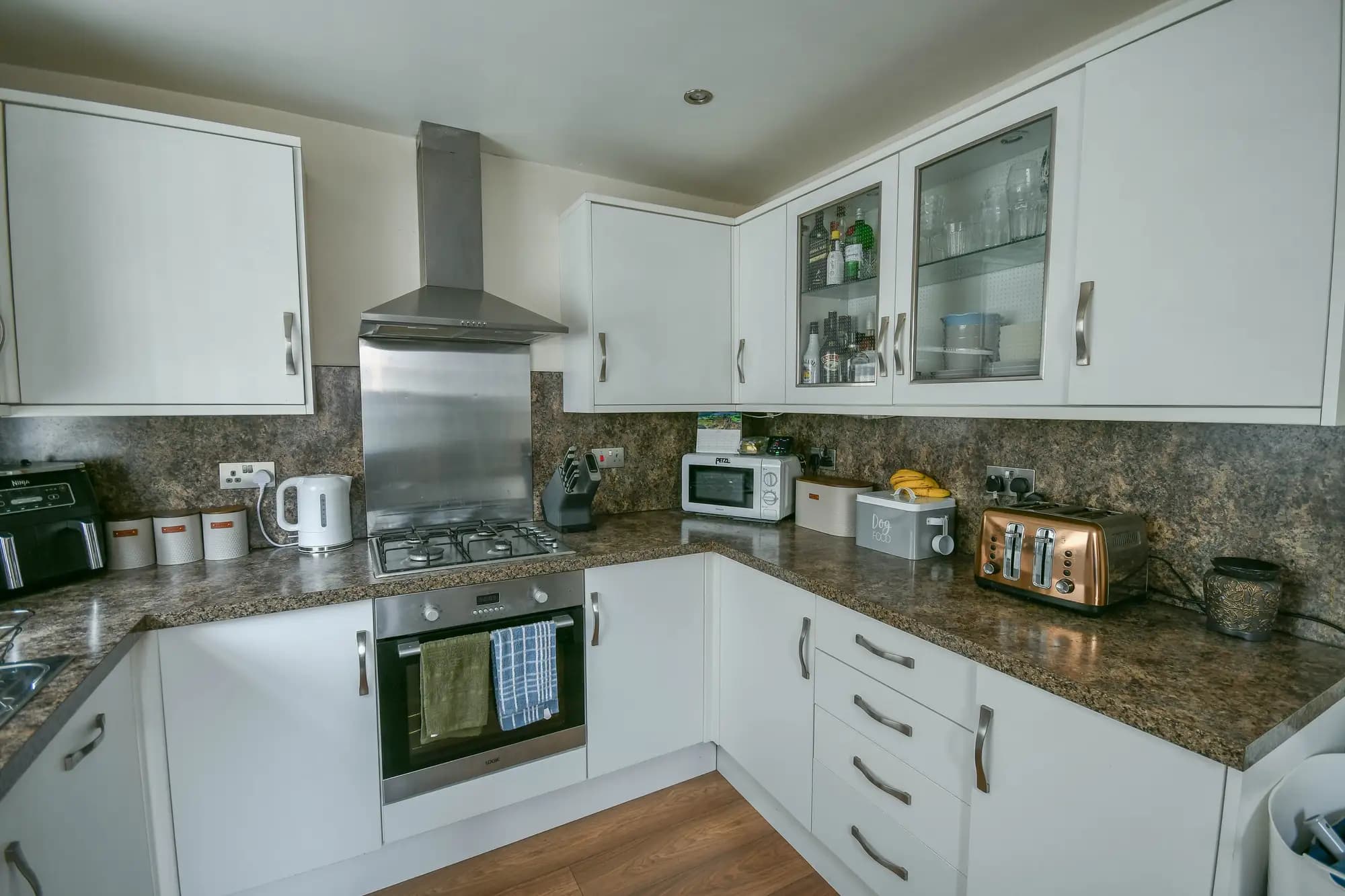 property photo 6 of 21